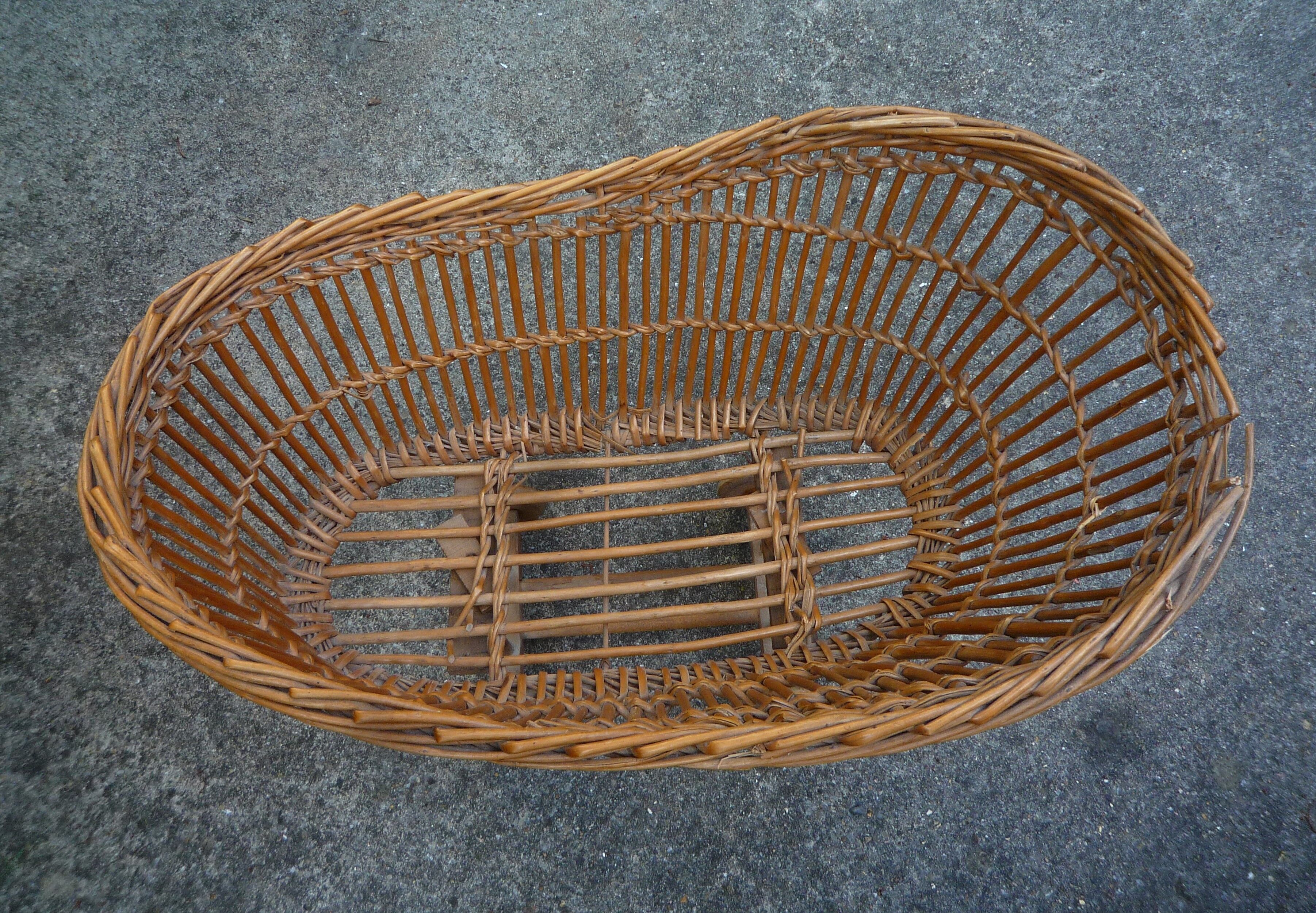 Pram/doll rattan crib, old 1950s toy