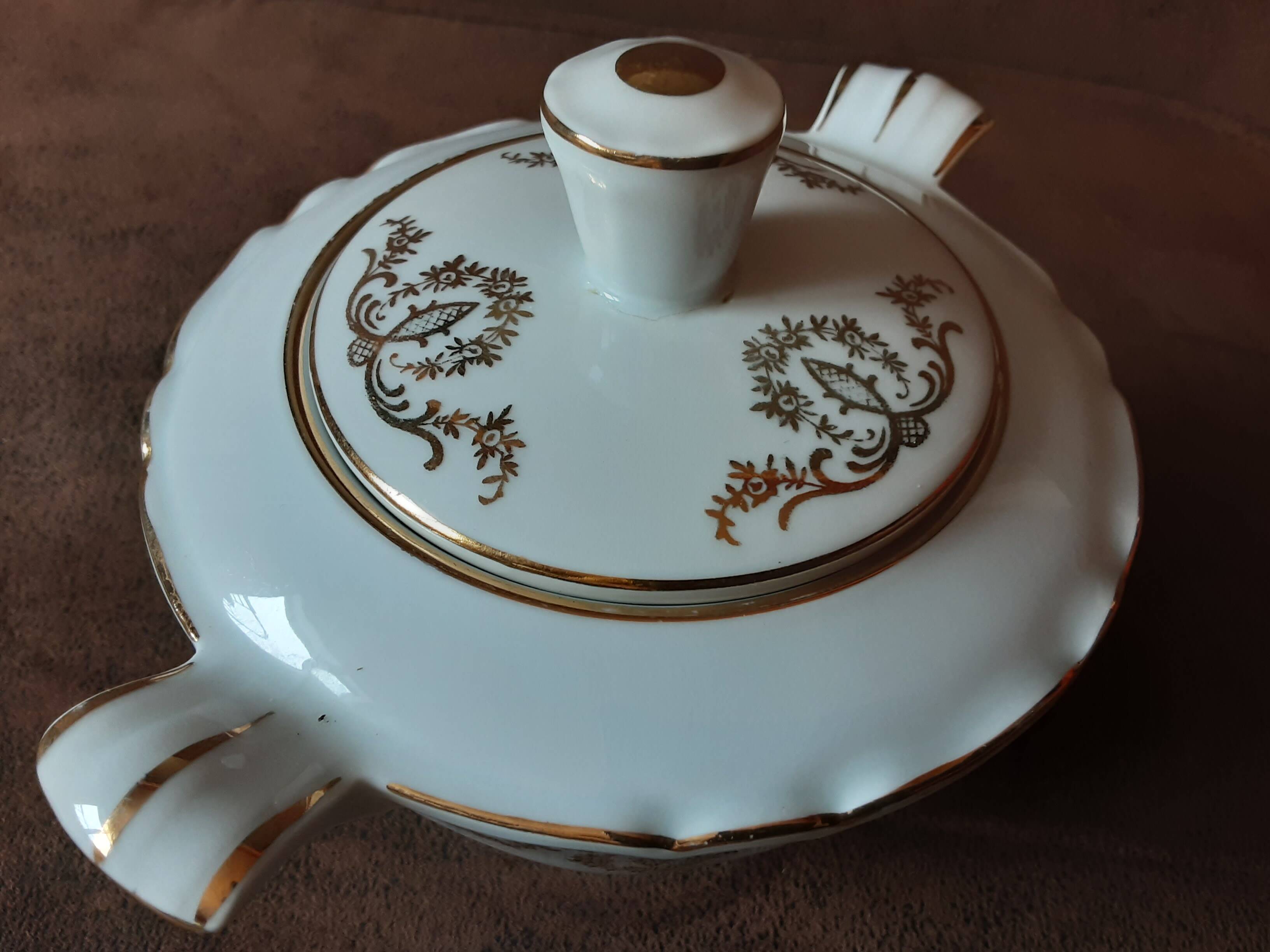 Luxury porcelain sugar bowl from the Compagnie Nationale