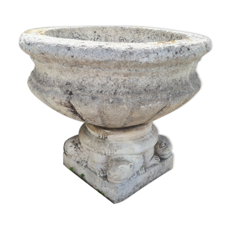 Medici vase in reconstituted stone