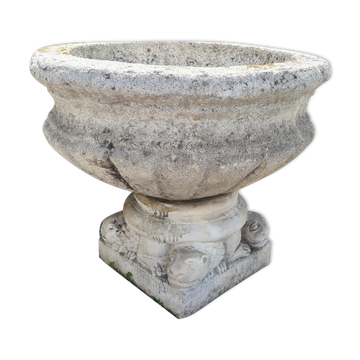 Medici vase in reconstituted stone