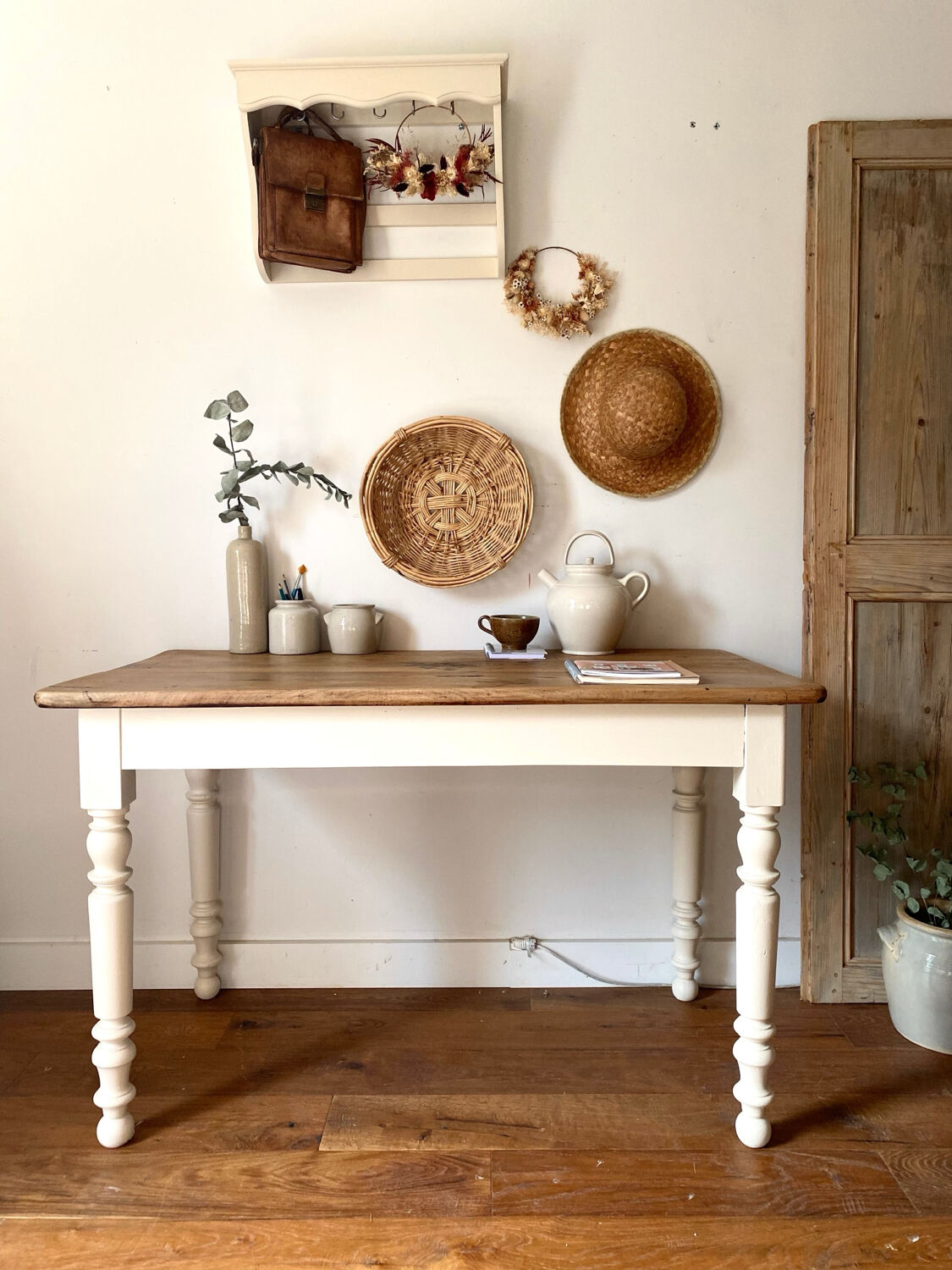 Antique walnut table for 4 people.
