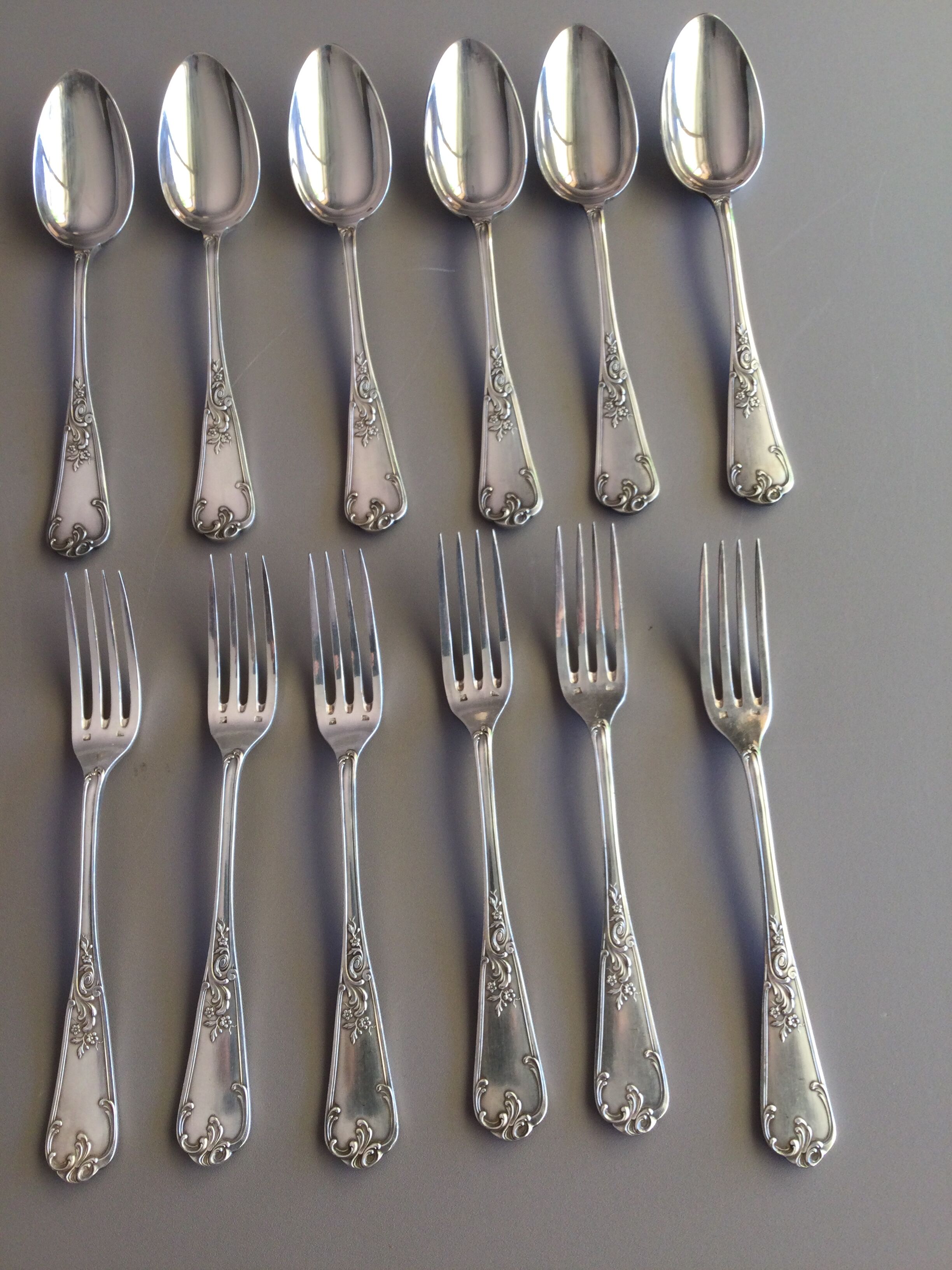 silver metal cutlery