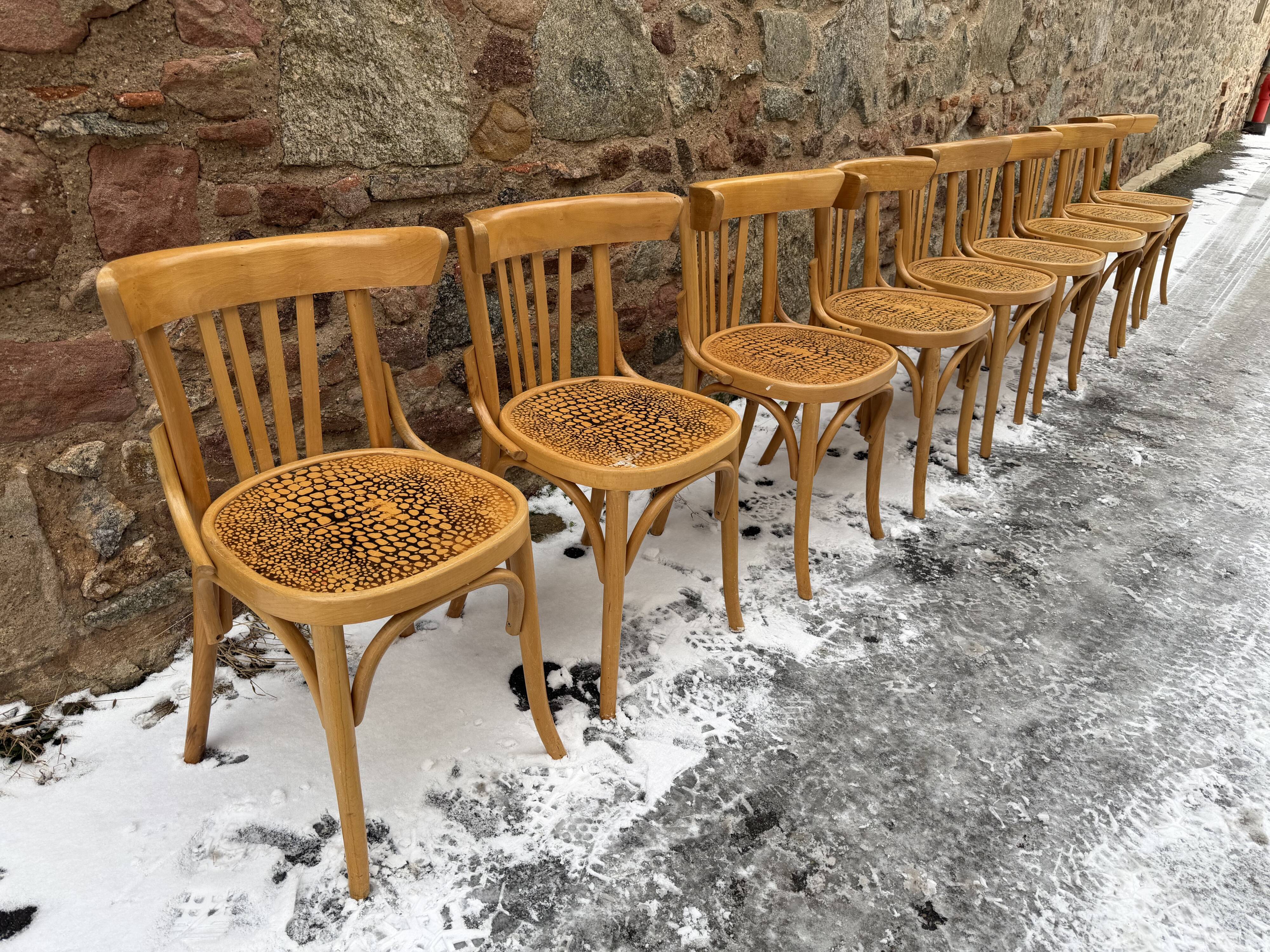 Set of 9 vintage bistro chairs in beech wood – bentwood, patterned seat