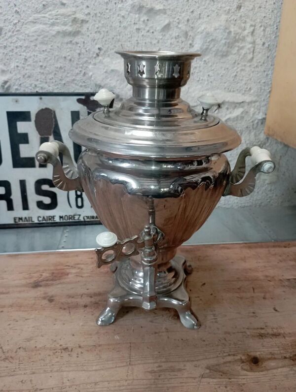 Samovar bouilloire électrique Russe ancienne en métal argenté