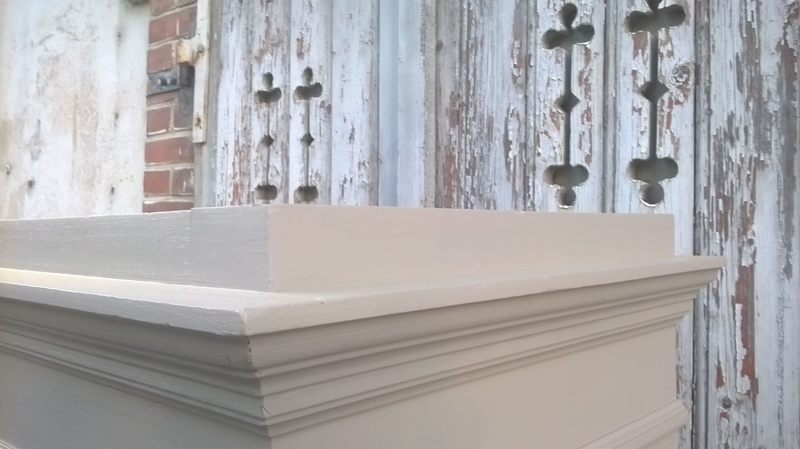 Parisian hotel wardrobe from the 1930s