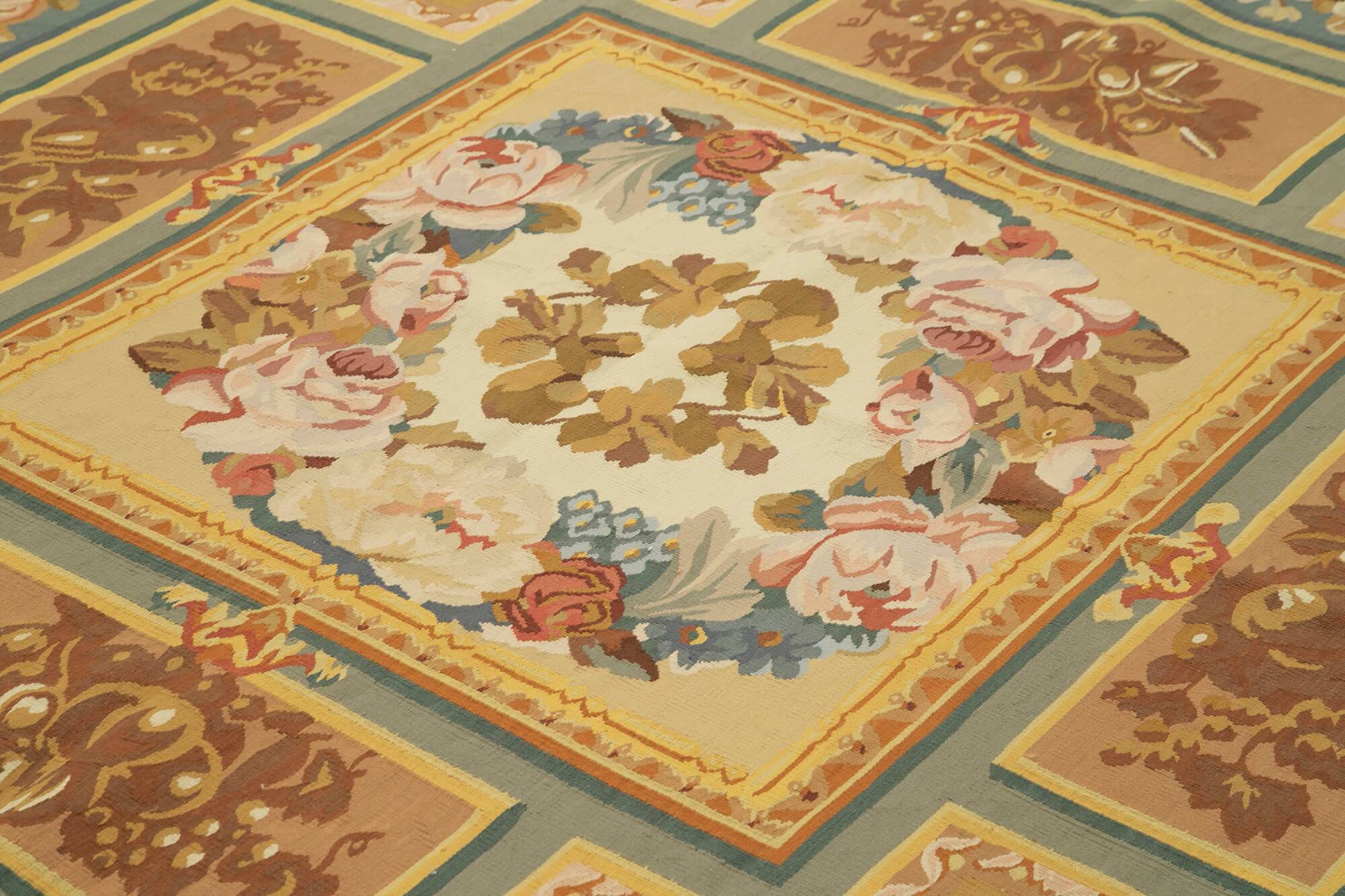 Handmade European Vintage Aubusson Kilim 275 cm x 364 cm