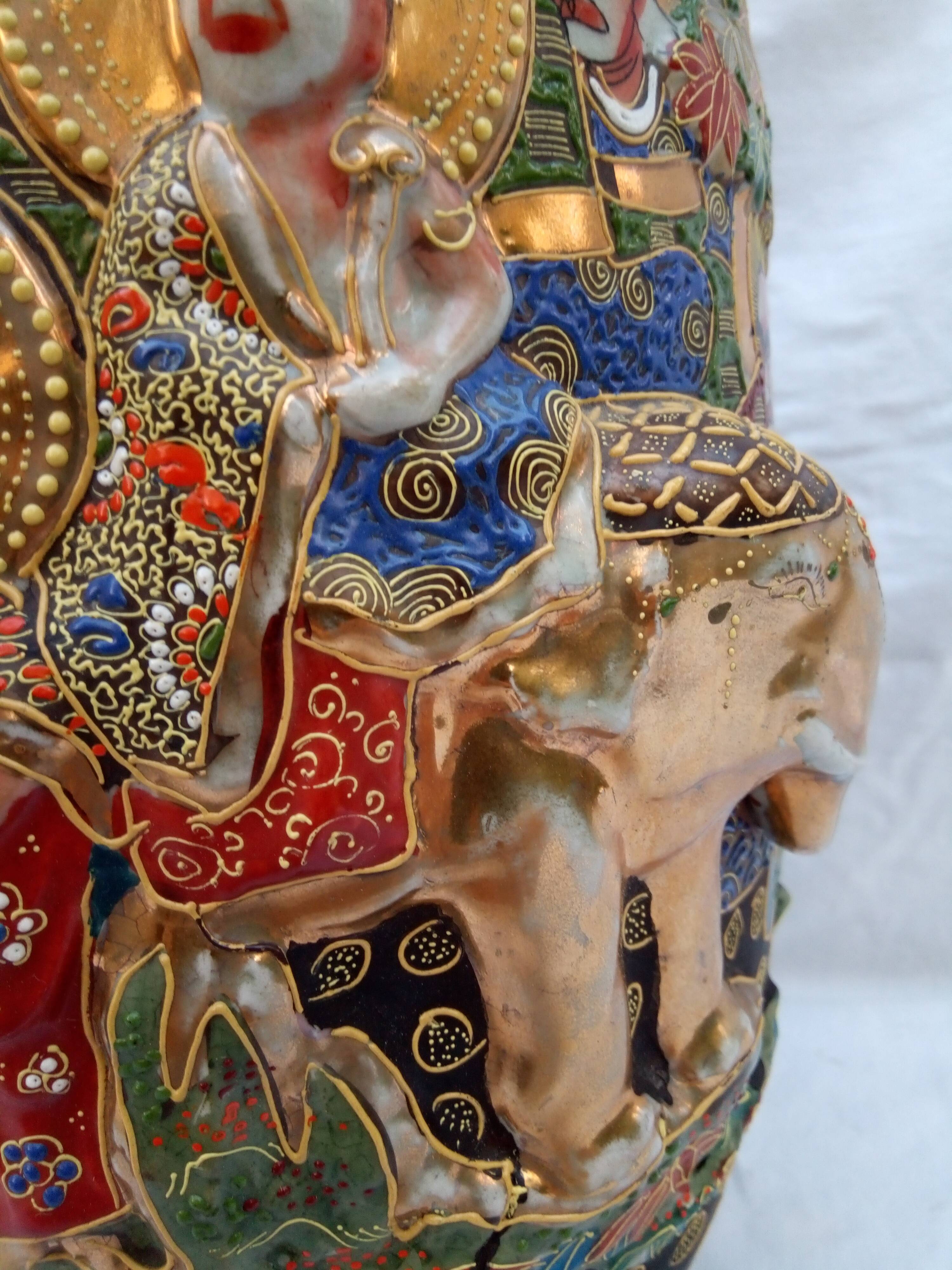 Rare and large vase satsuma in round bump. Mid-20th.