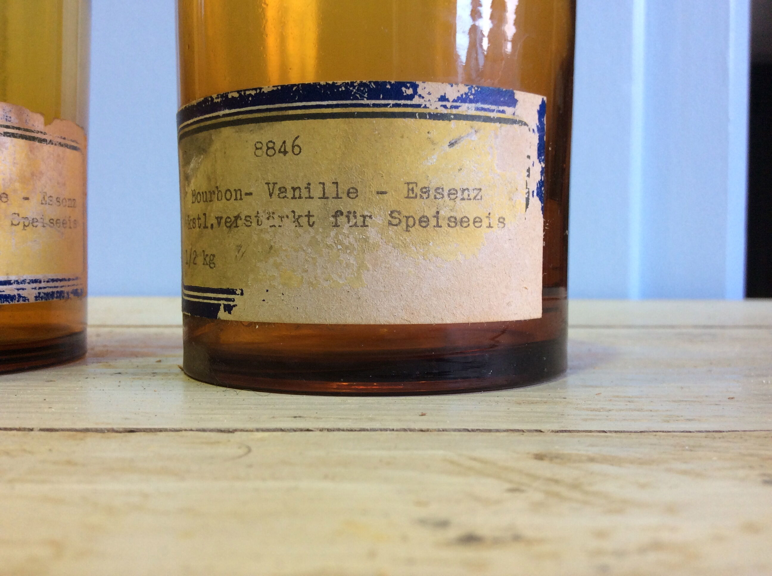 2 bottles of vintage drugry vanilla essence 1900