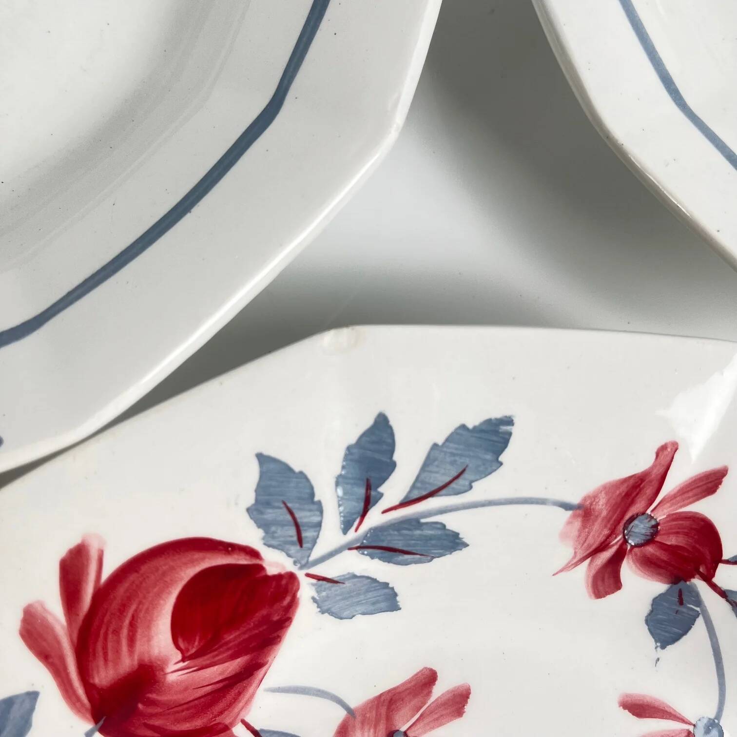 Set of 6 semi-deep plates Abeille d'or, St Amand, 20th century