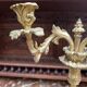 Chandelier de style rococo.