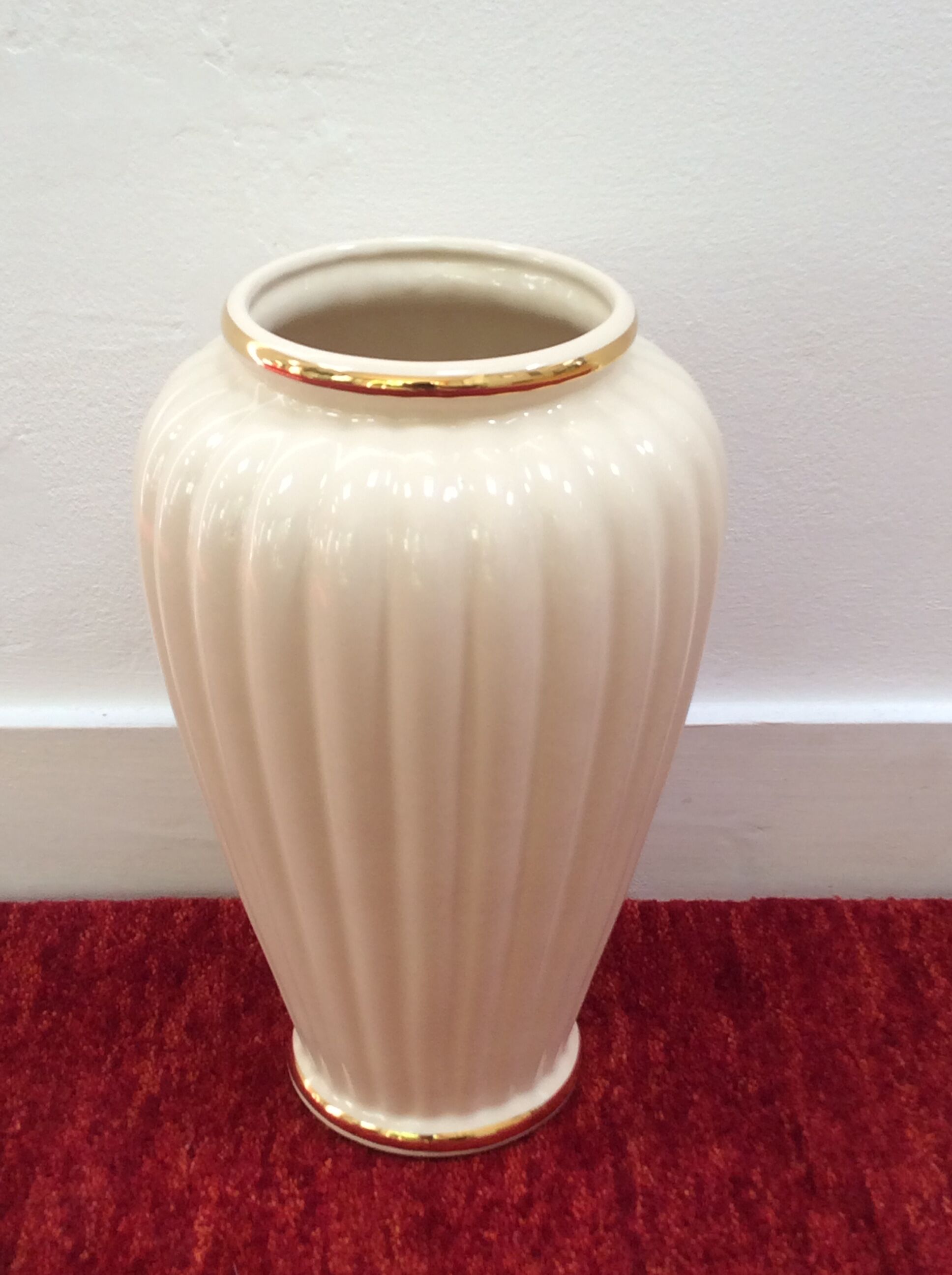 Elegant vase of the 1970s