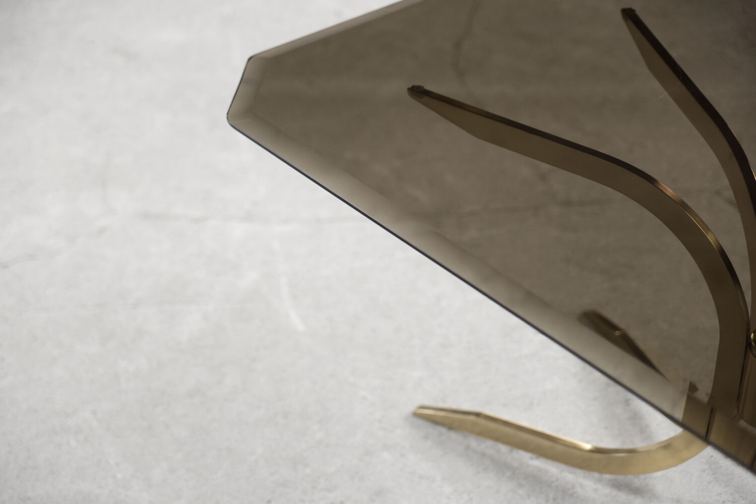 Vintage brass hollywood regency gold glamour coffee table with glass top, 1970s