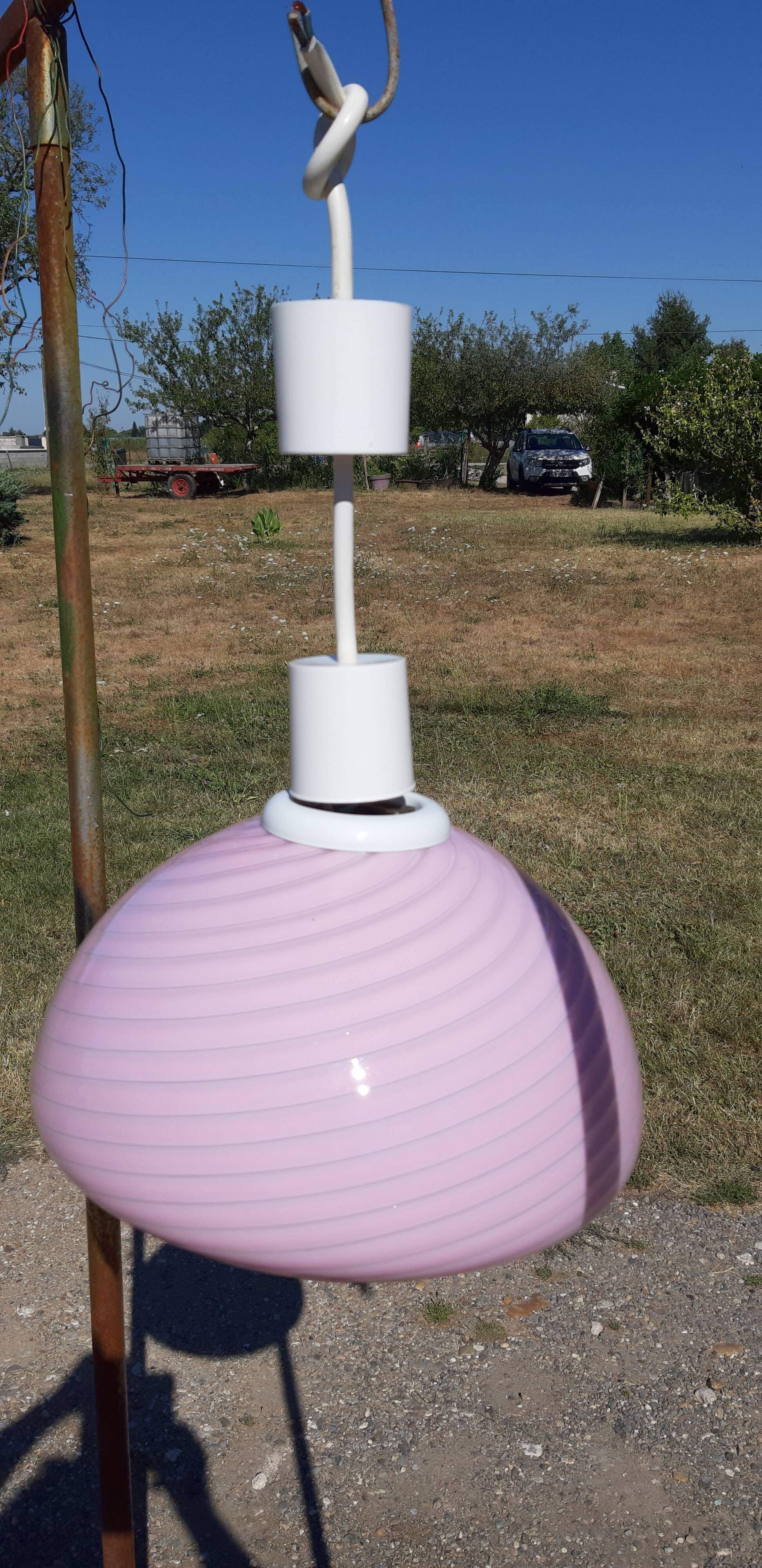 suspension of the 70s Opaline Rose