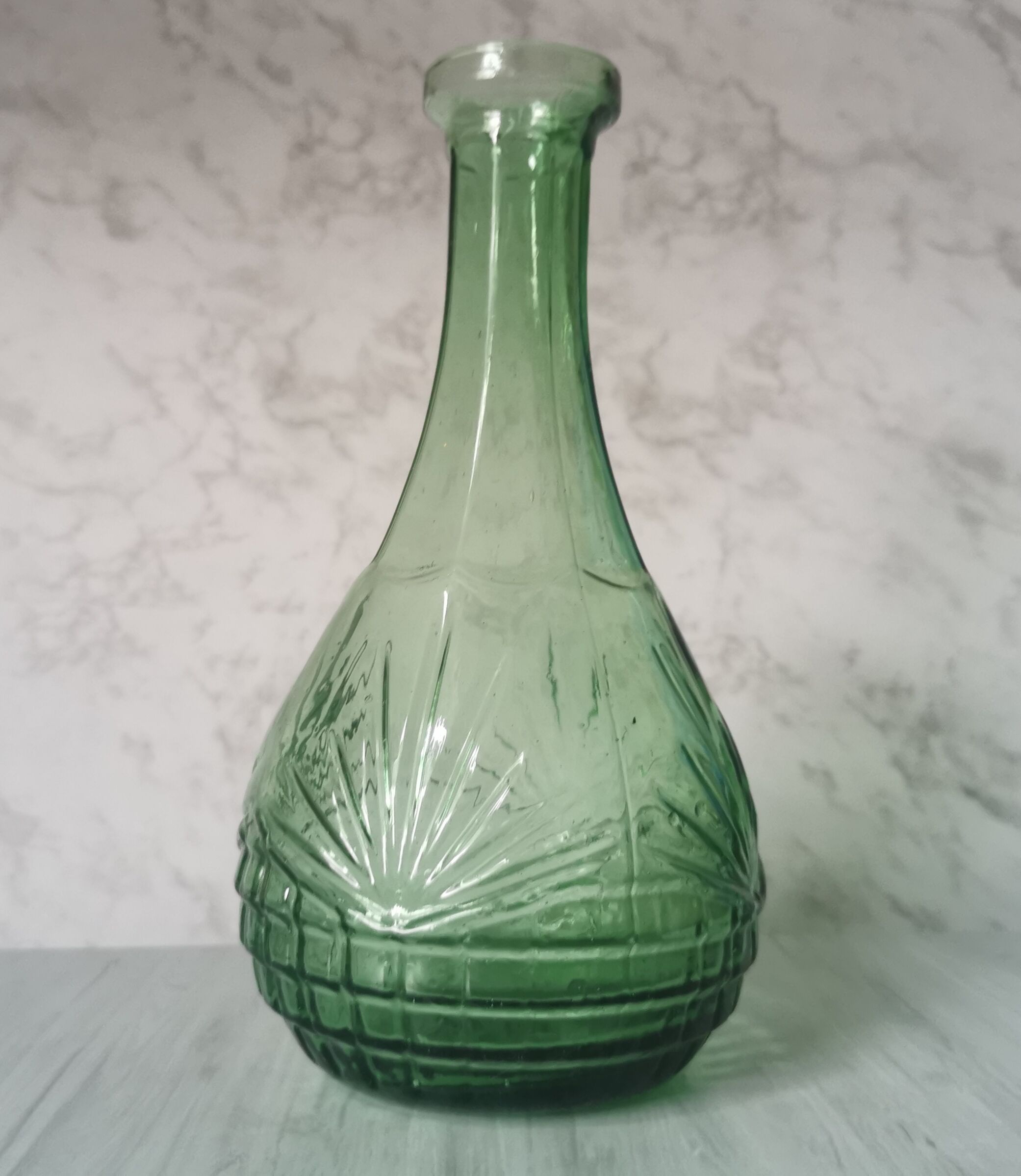 Chiseled glass decanter