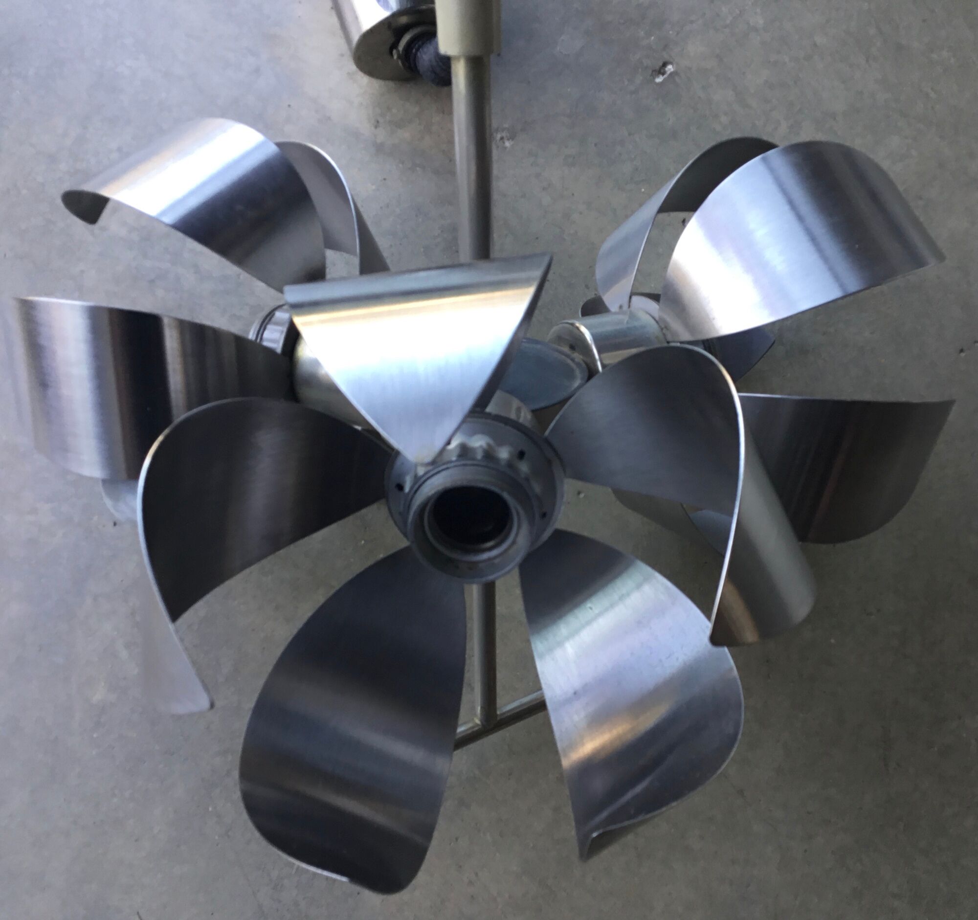 Space-age pendant lamp with 3 stainless steel lights and brushed aluminum adjustable in height - design 1970