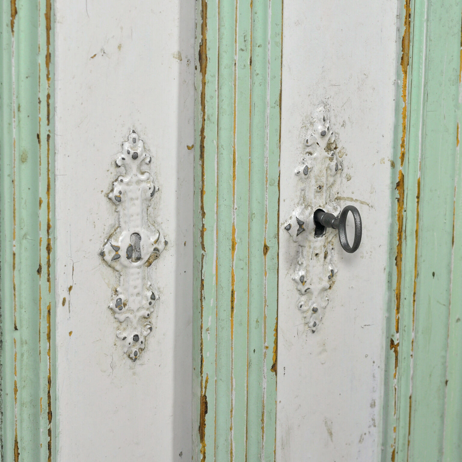Antique pine sideboard, circa 1910