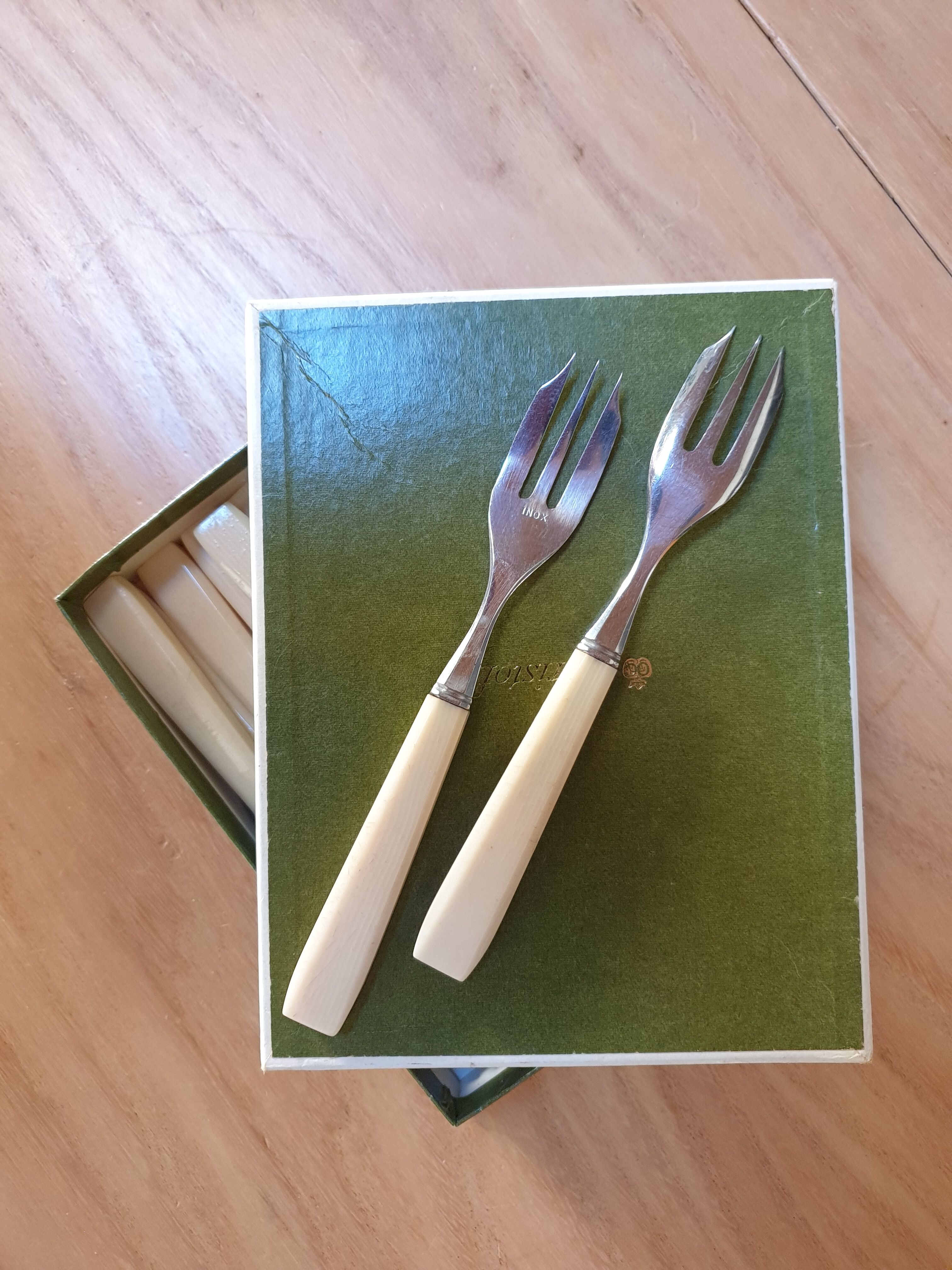 Christofle horn and stainless steel dessert forks