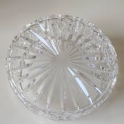 Round crystal bonbonnière, cut Bohemian style. Star patterns. Diameter 15 cm.