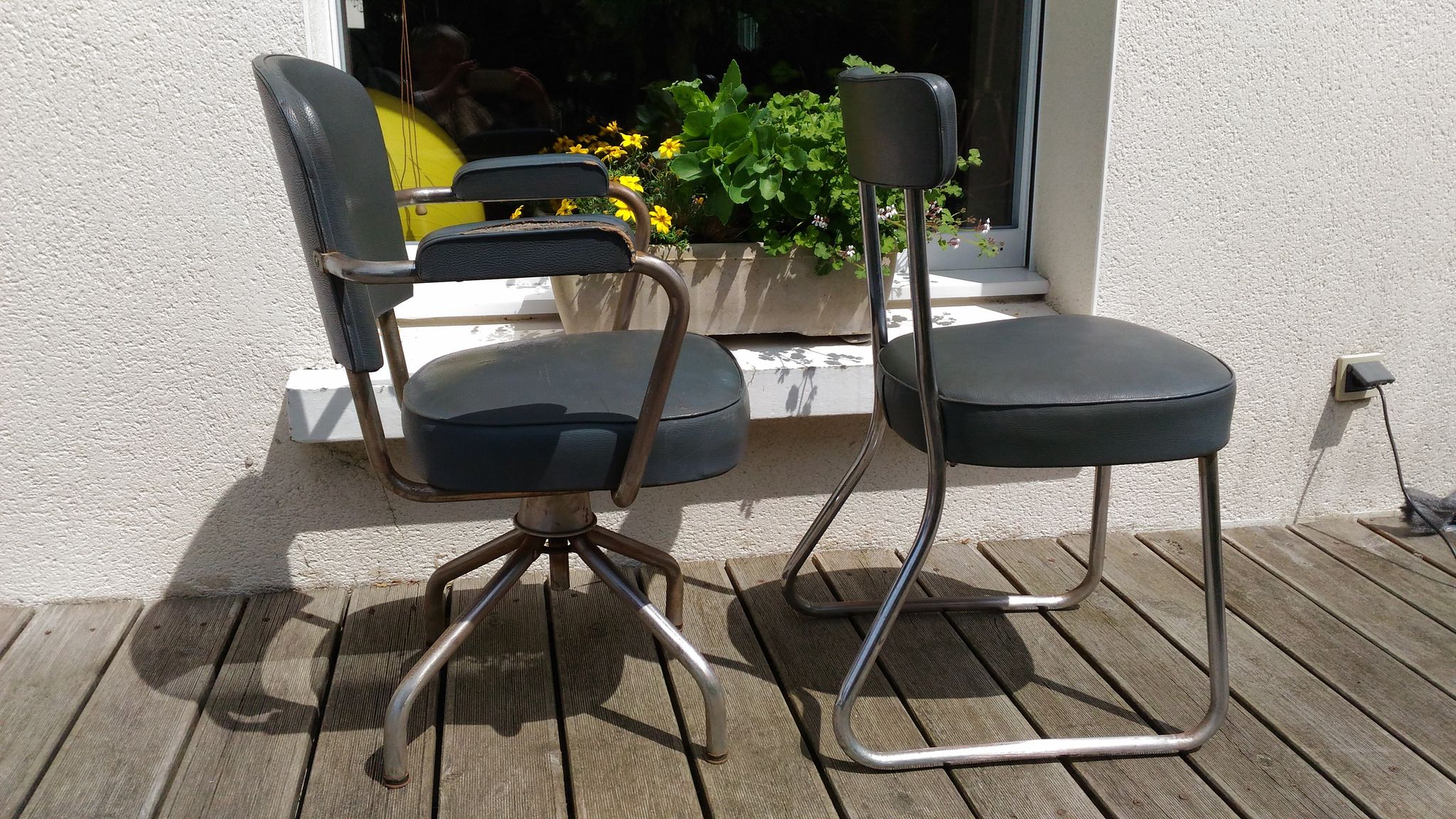 Fauteuil et chaise d'administration
