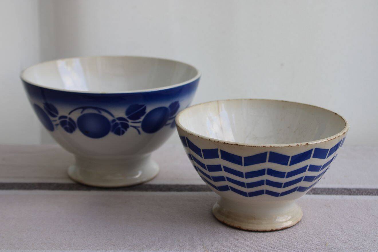 Set of 2 antique ceramic bowls