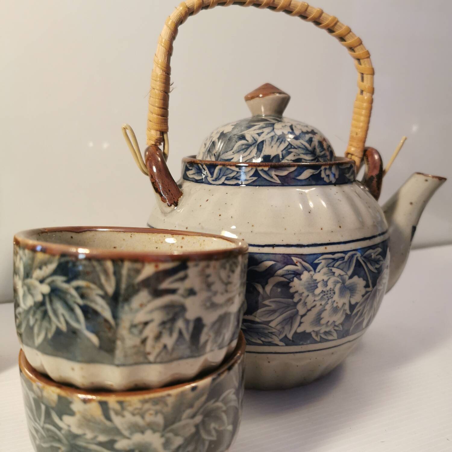 Korean Stoneware Tea Service. 6 Cups and 1 Teapot. Blue Decor