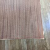 Extendable dining table