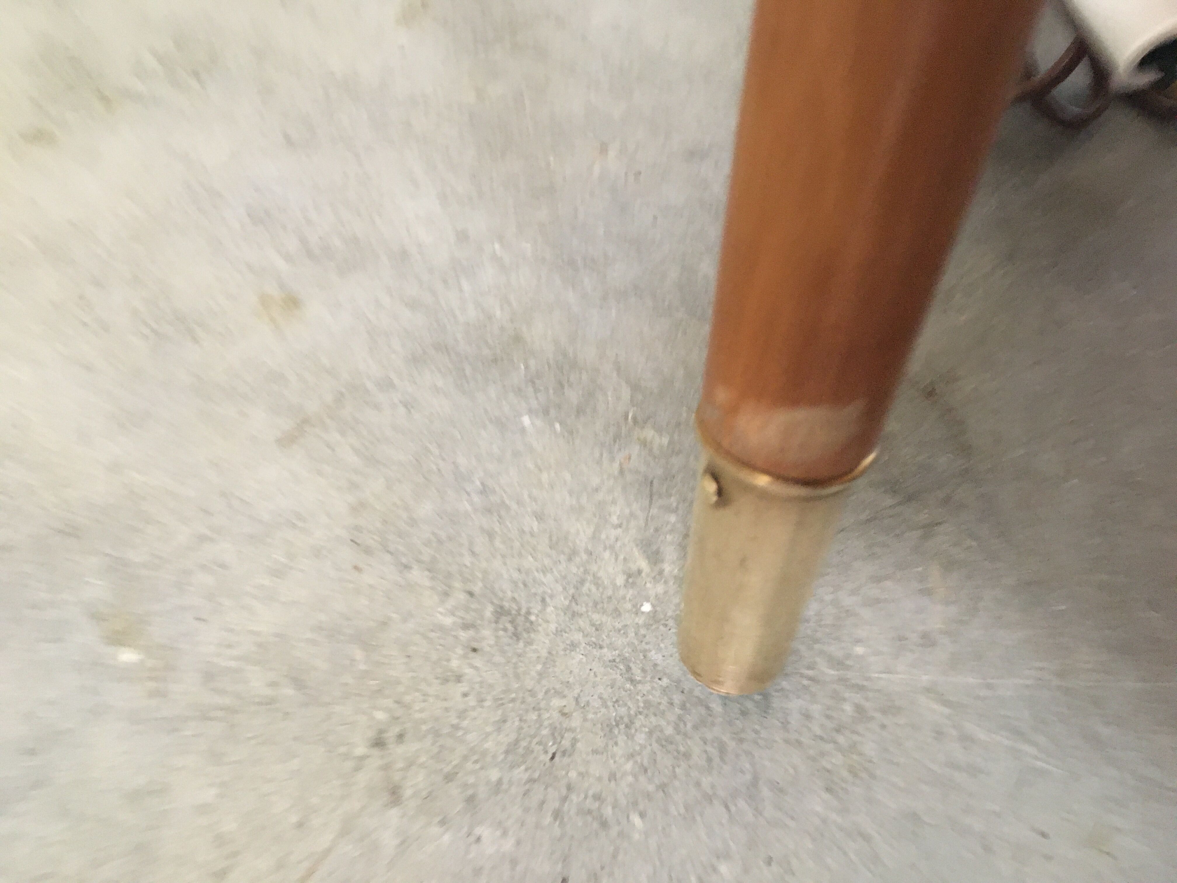 Tripod tablet lamppost