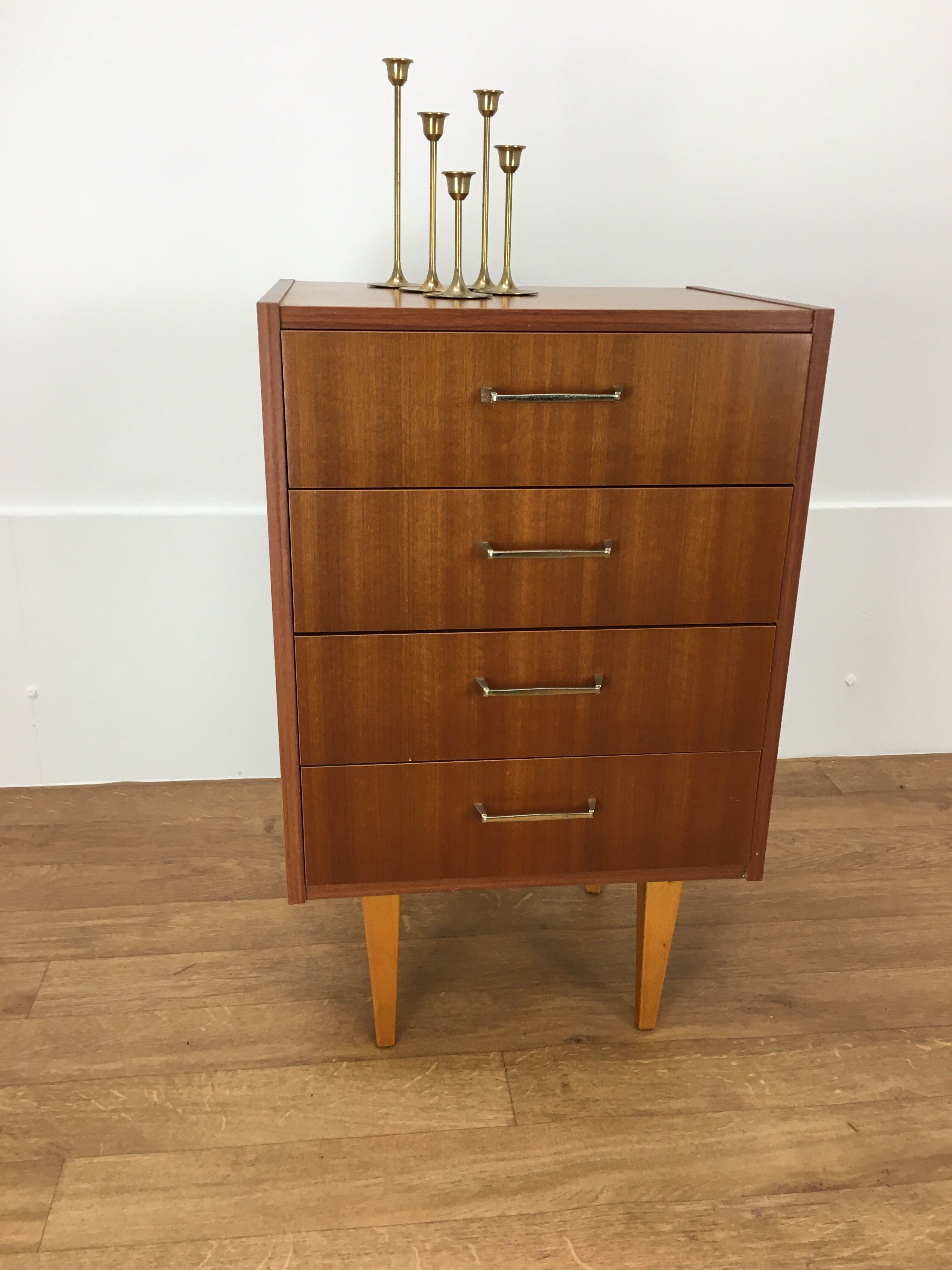 Scandinavian clothing dresser 4 drawers