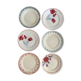 Old flat plates in red, green and blue gray.