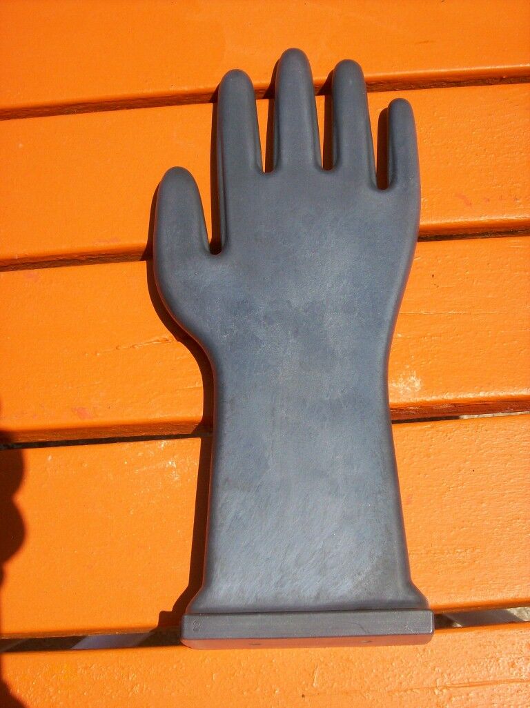 Pair of mussels in gloves 40s