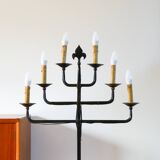 Grand Brutalist floor lamp in wrought iron, six lights, 1970.