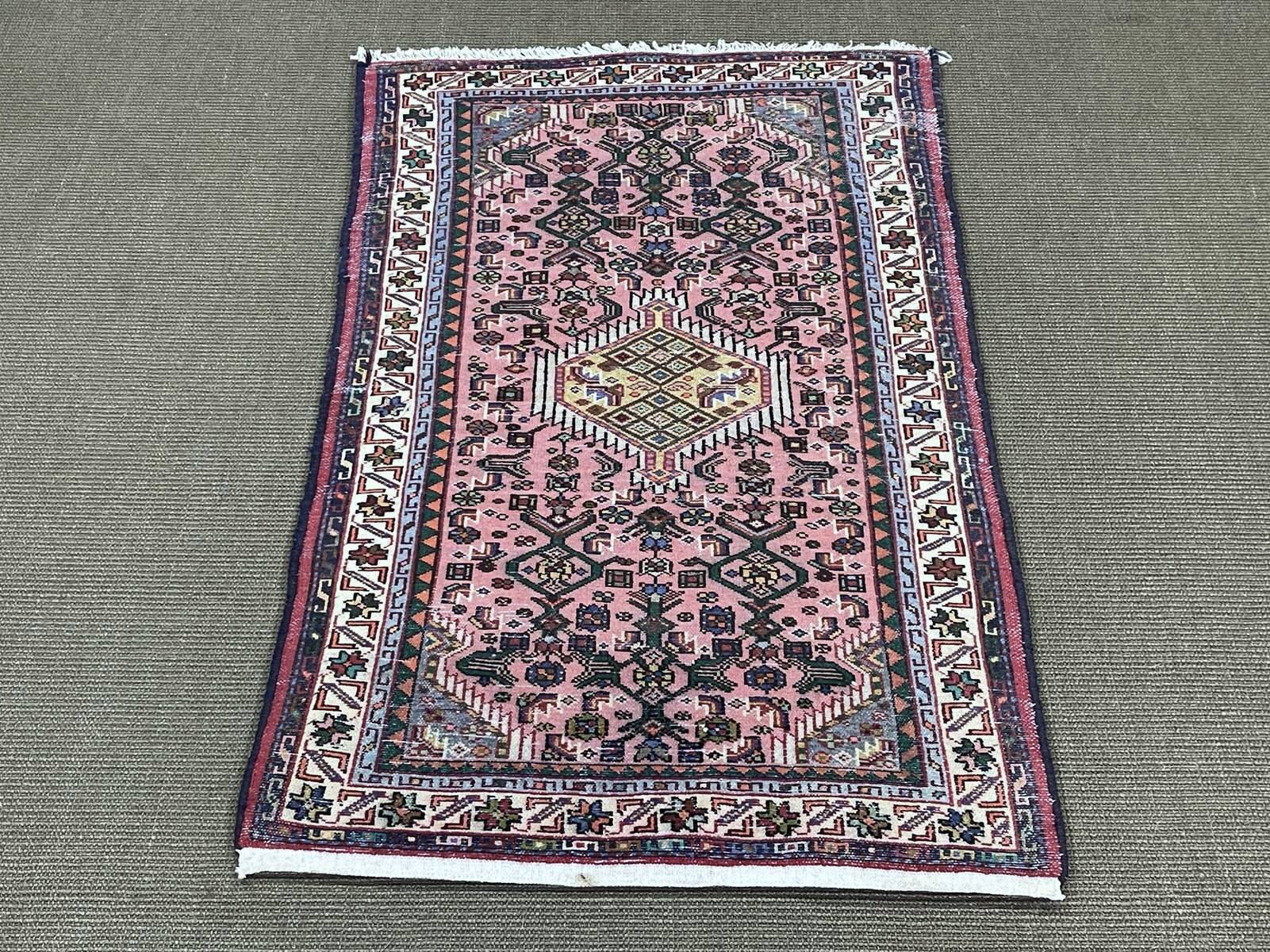 Handmade wool Iranian rug - 1.25m x 0.75m