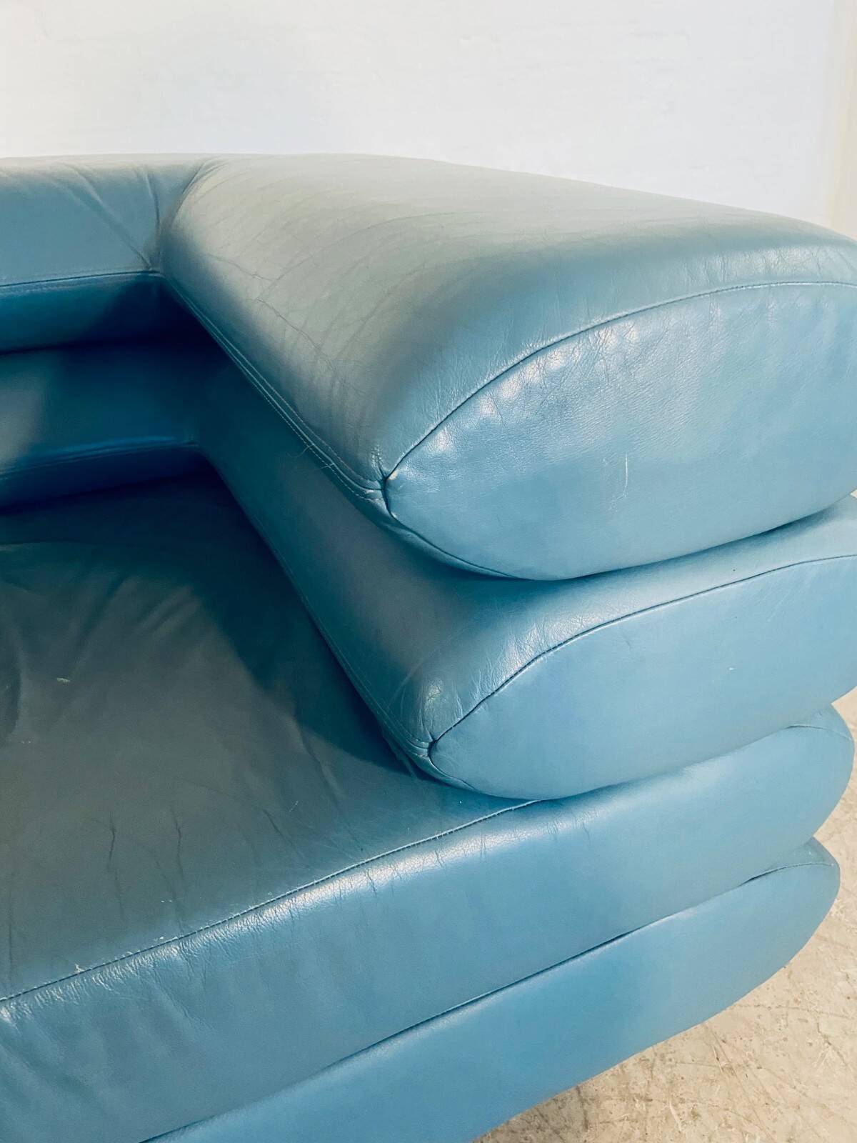 Chaise lounge suédoise vintage rétro en cuir turquoise
