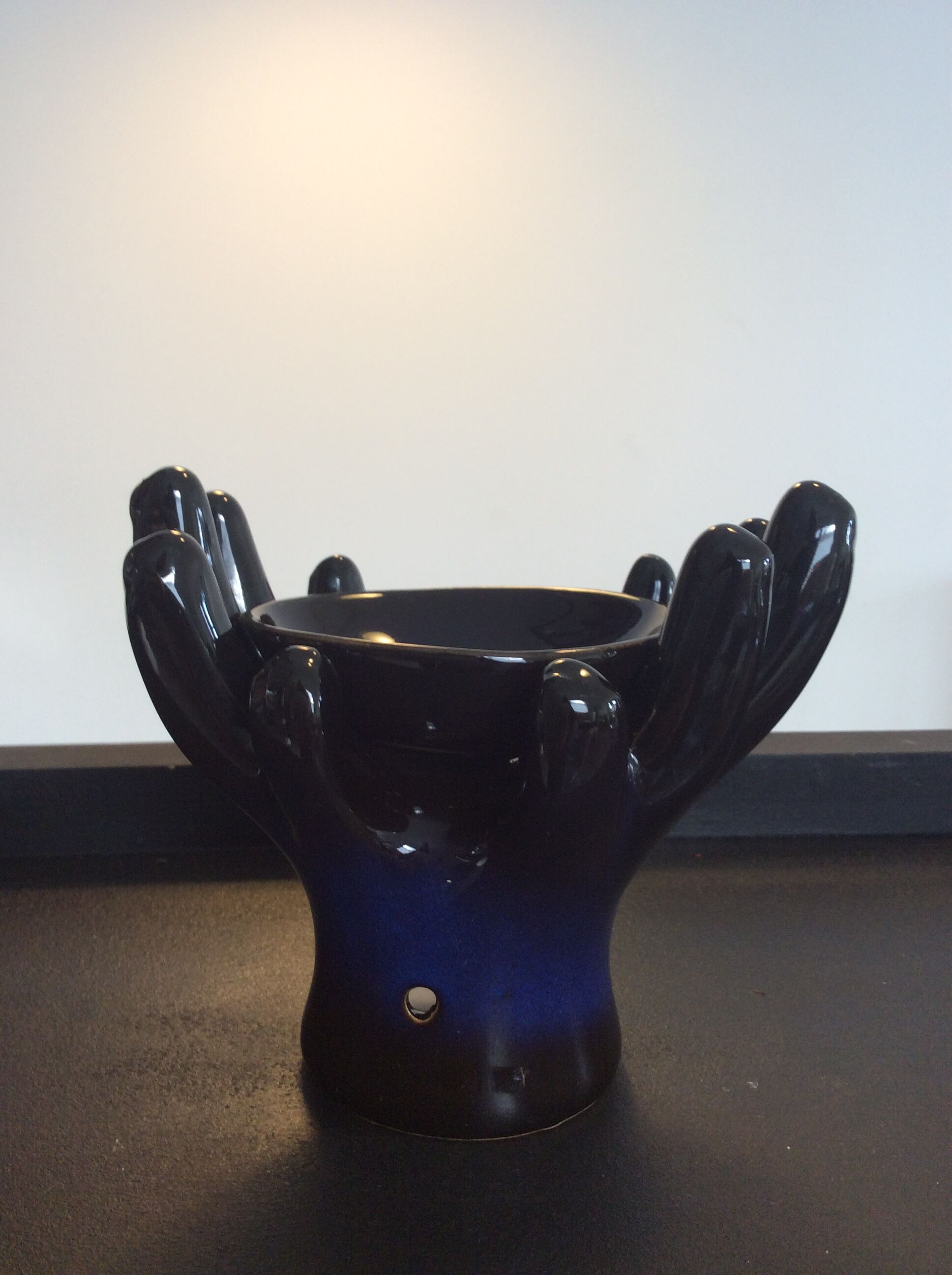 Ceramic hand pocket empty from the 70s