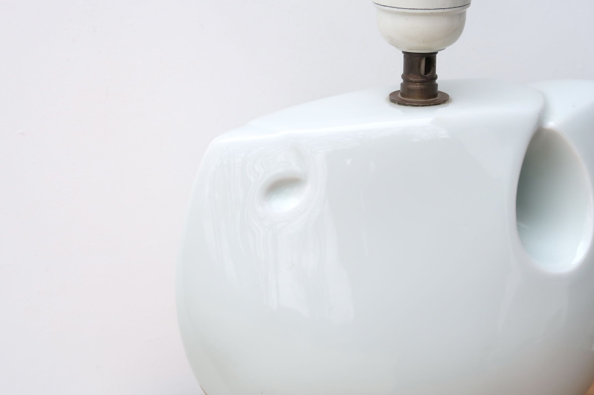 Lampe forme libre en porcelaine de Virebent années 70