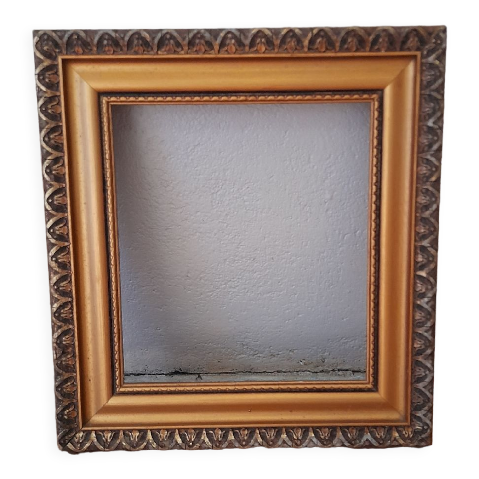 Wall frame molding and gilding