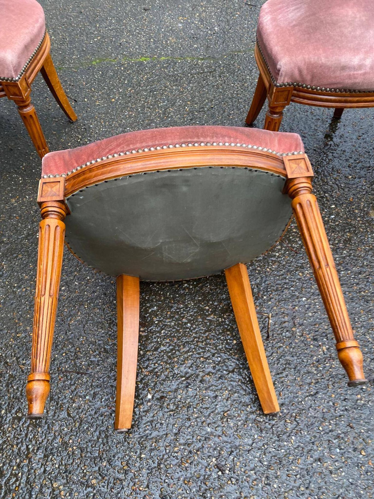 4 Louis XVI dining chairs in solid wood and pink velvet from the 20th century.