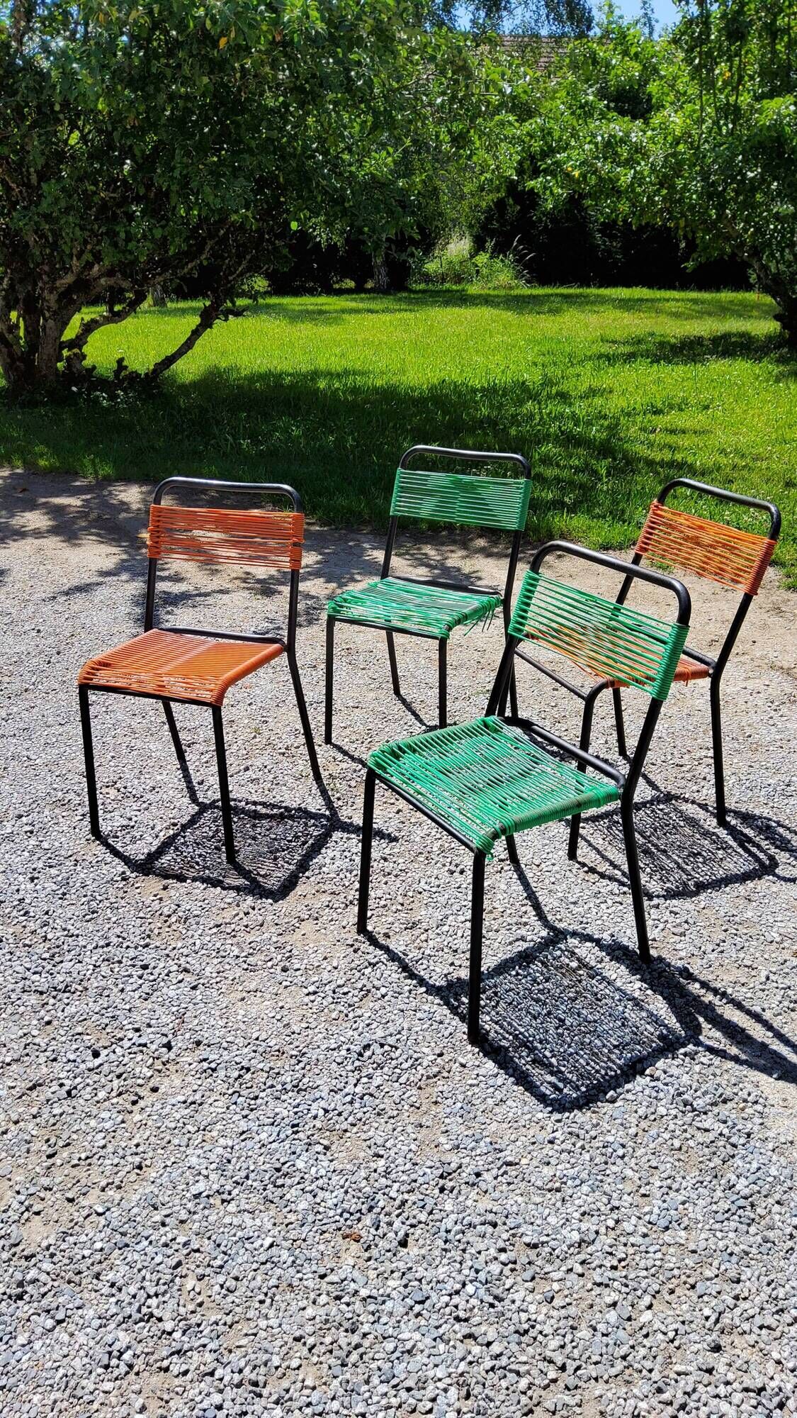 Set of 4 chairs scoubidou green and orange tubes metal black from the 60s