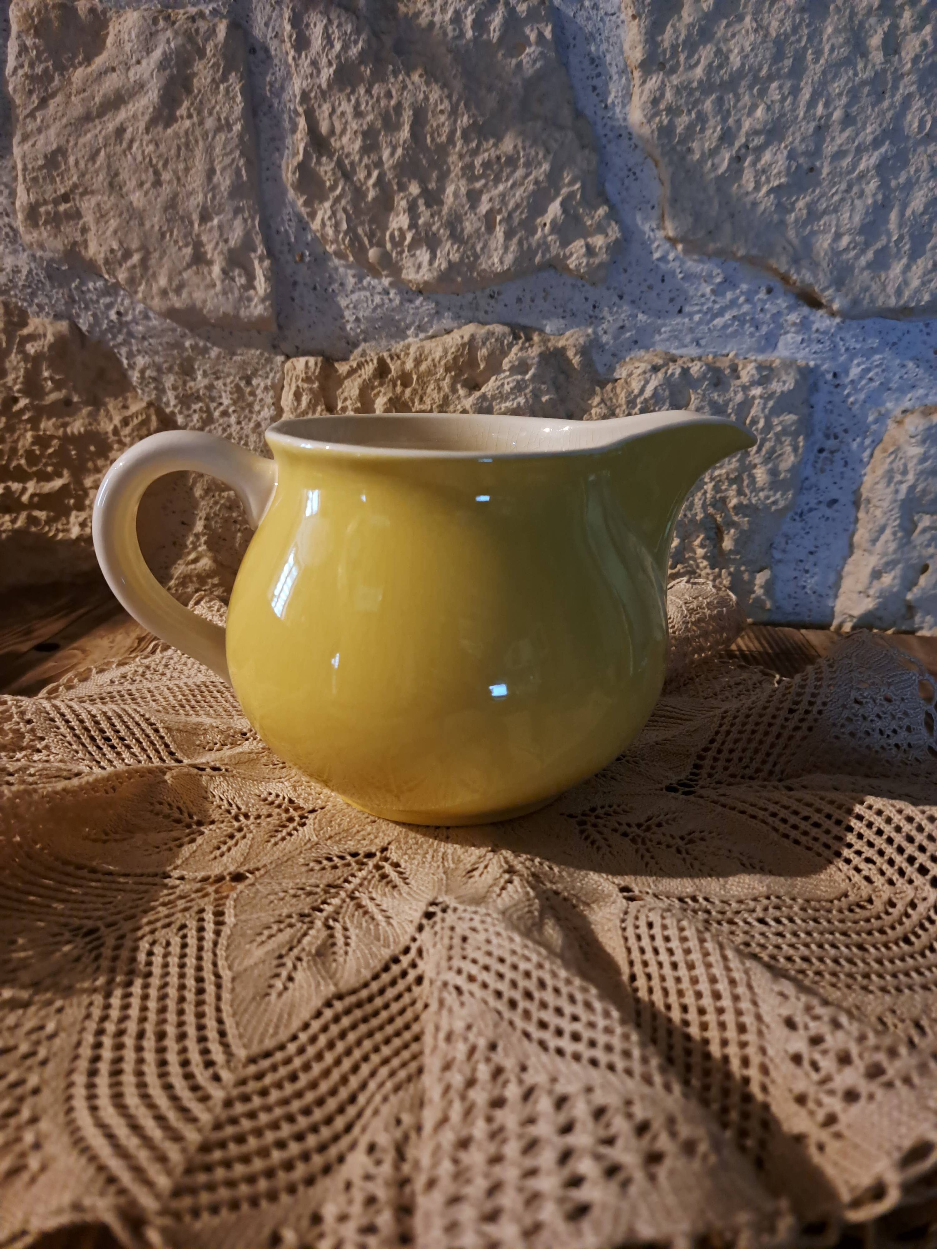 Grand pot à lait crémier Villeroy et Boch jaune