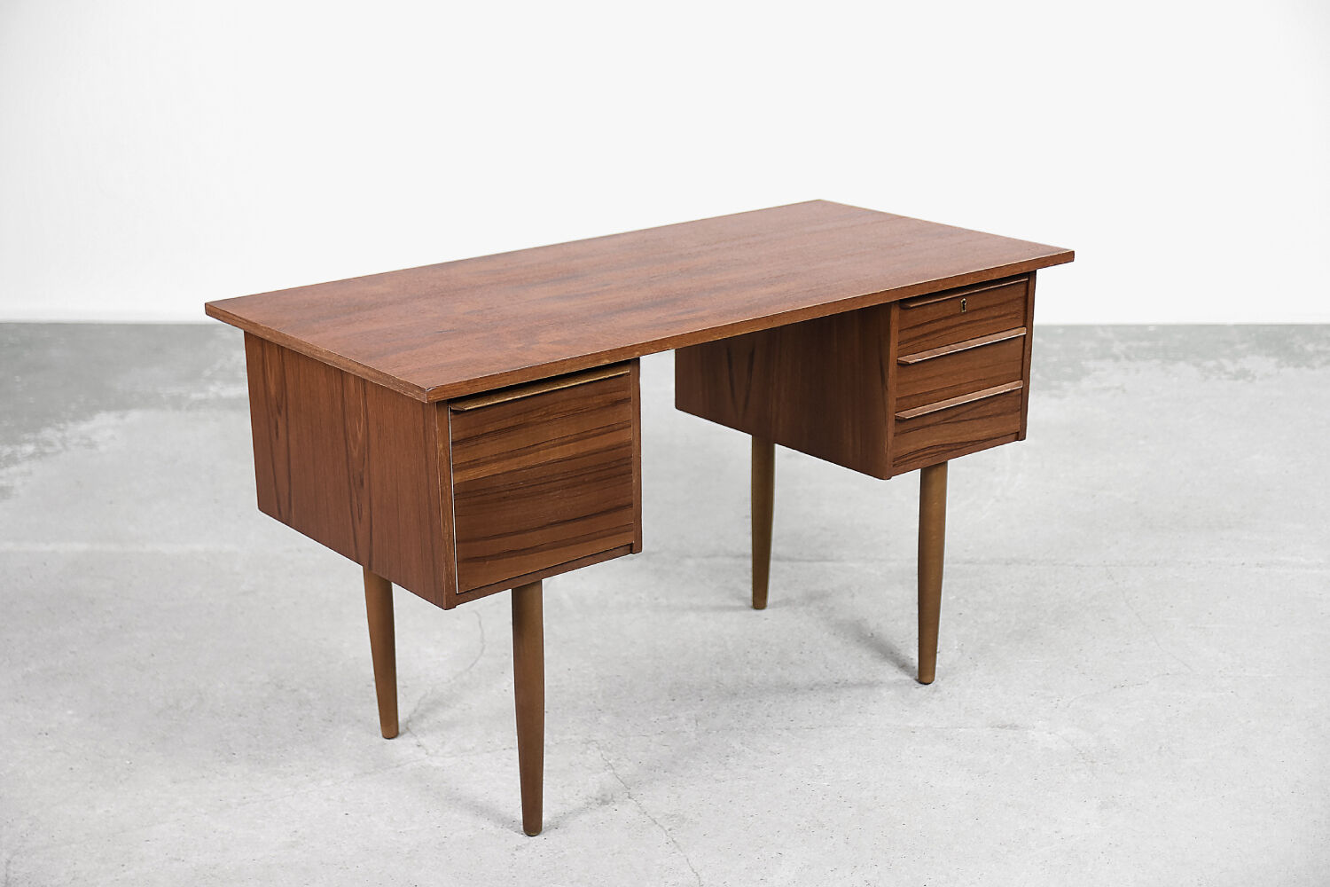 Classic vintage mid-century scandinavian modern teak desk with drawers, 1960s