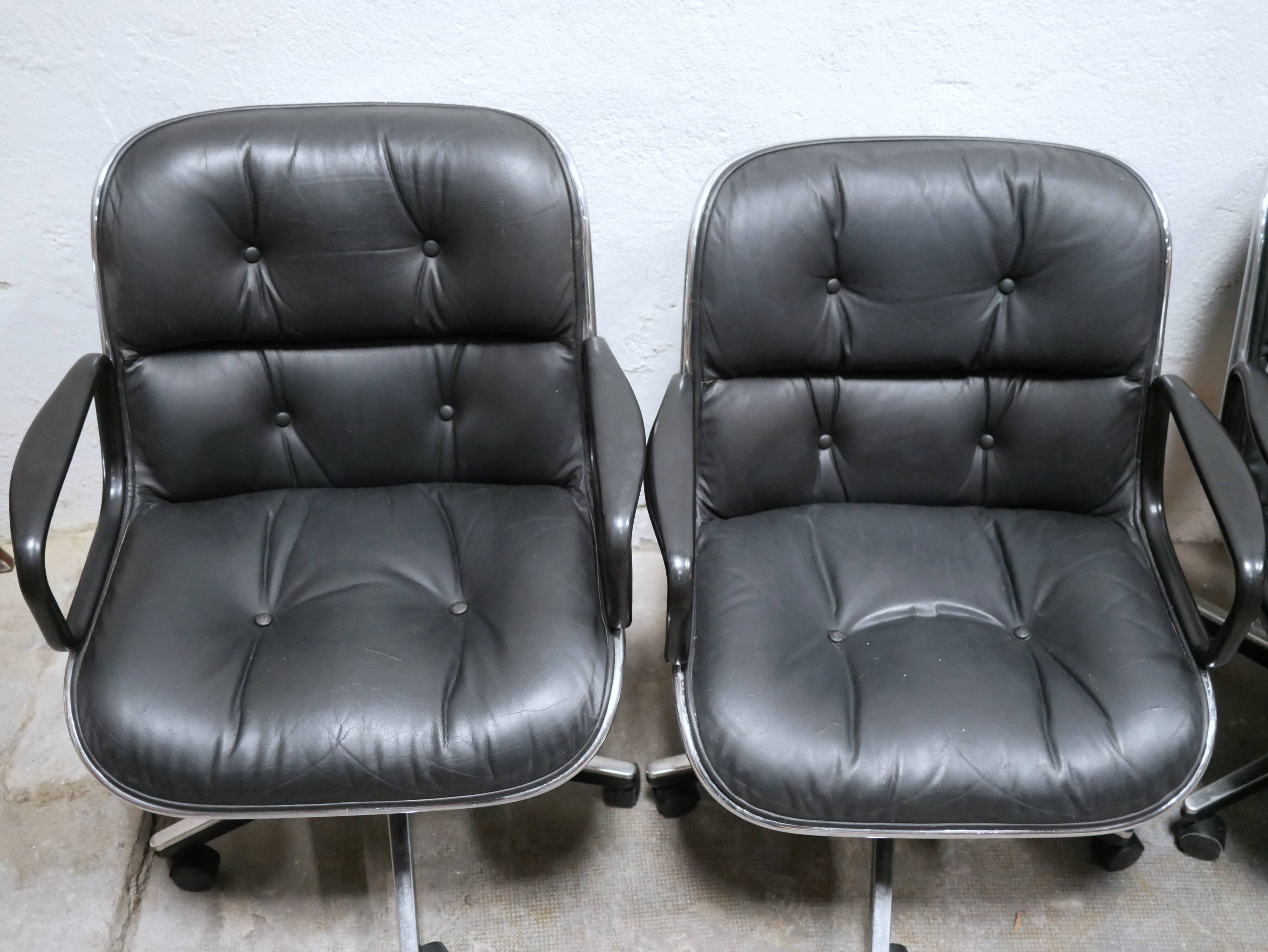 Black leather armchair by Charles Pollock for Knoll International