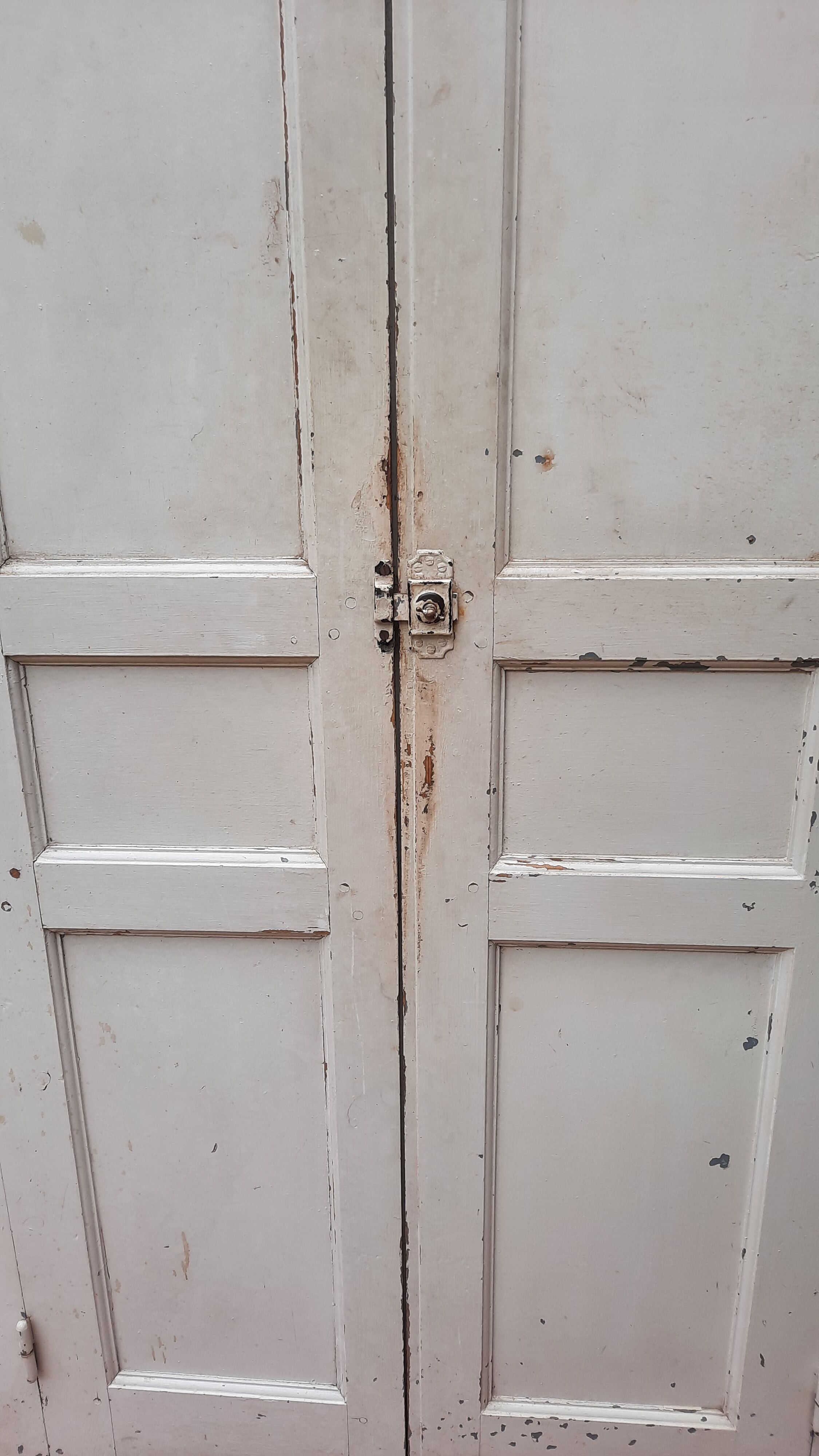 Armoire parisienne