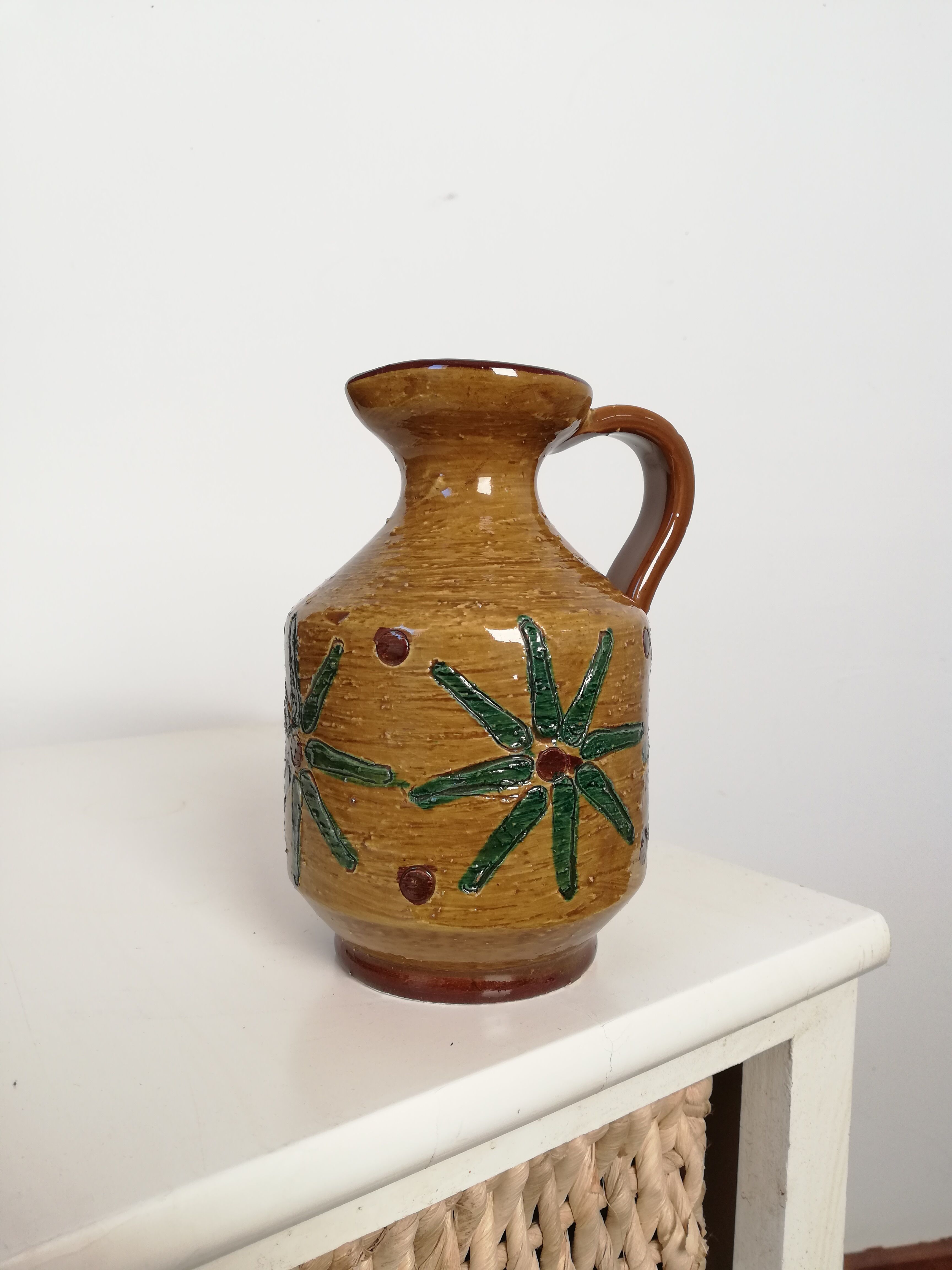 Ceramic vase, mustard