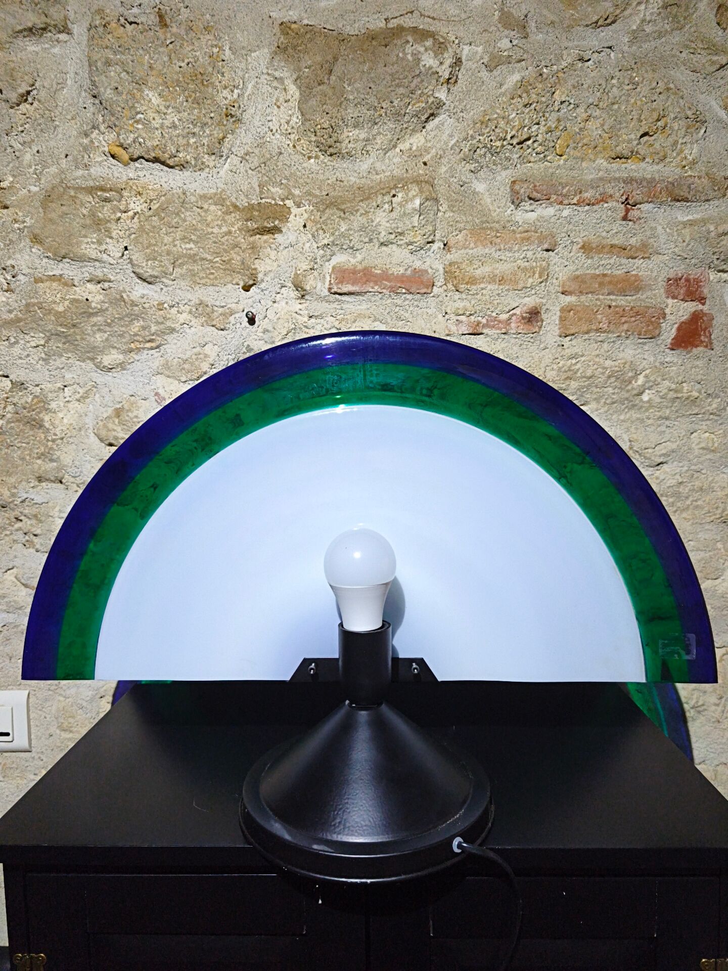 Magnificent table lamp / luminous sculpture in Italian art glass.