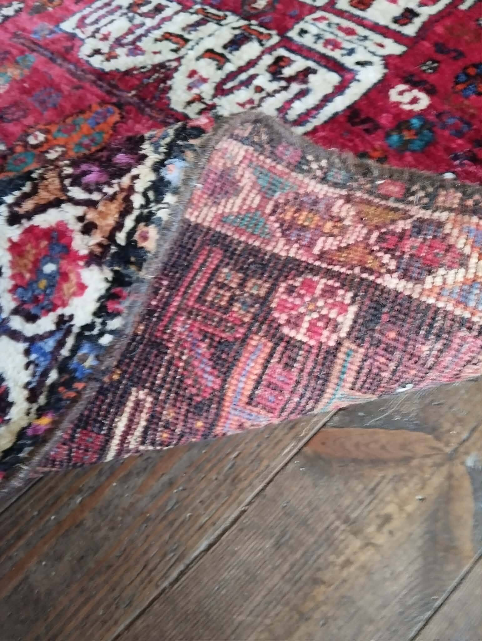 Handmade Persian Shiraz rug 168x111cm