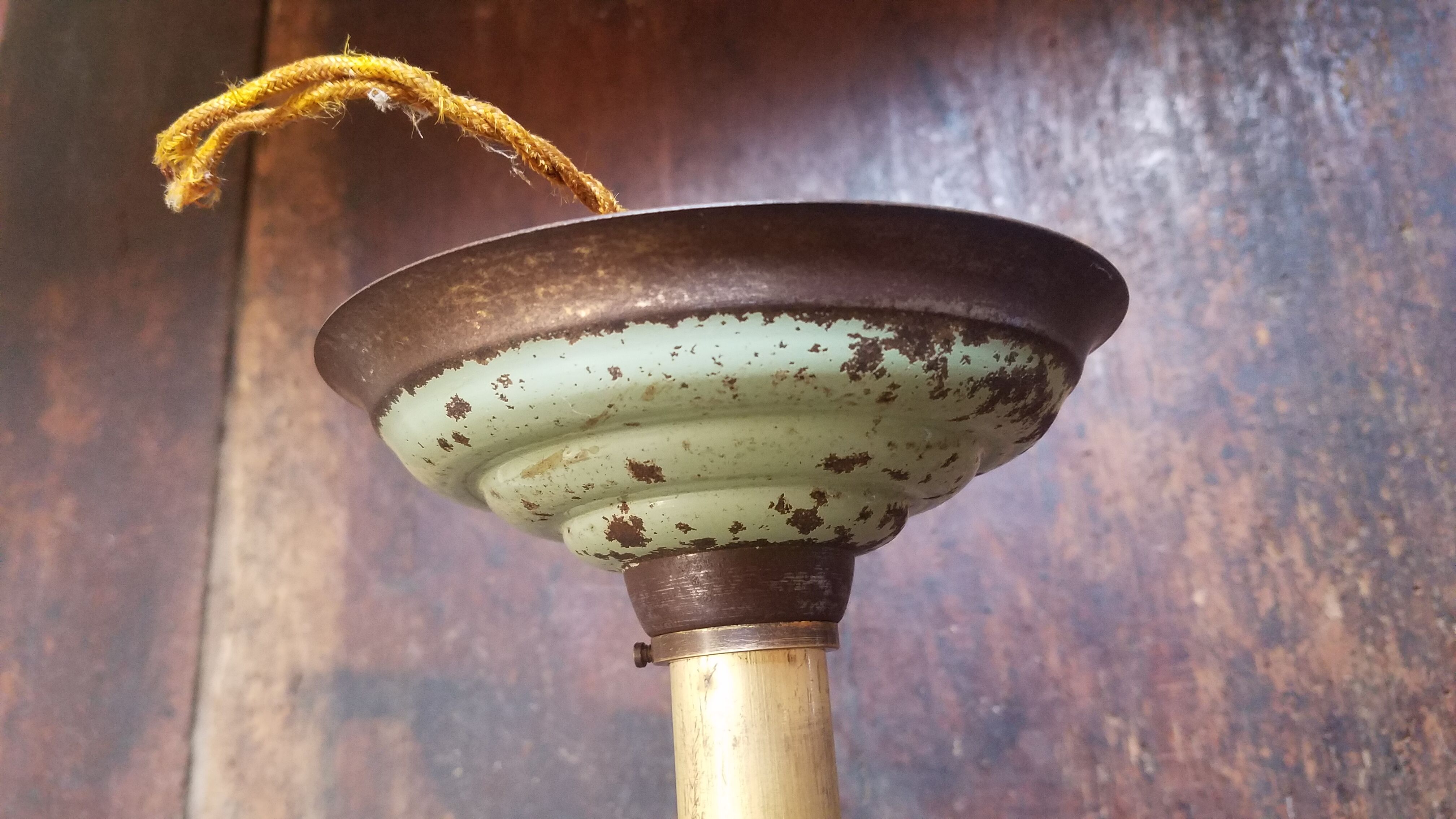 1900 suspension in brass and chiseled glass