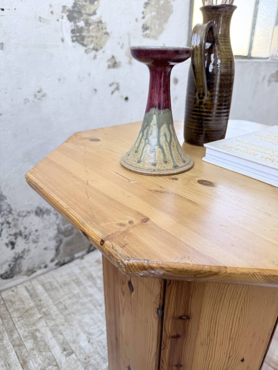 Hexagonal console table guéridon Regain pine 1970