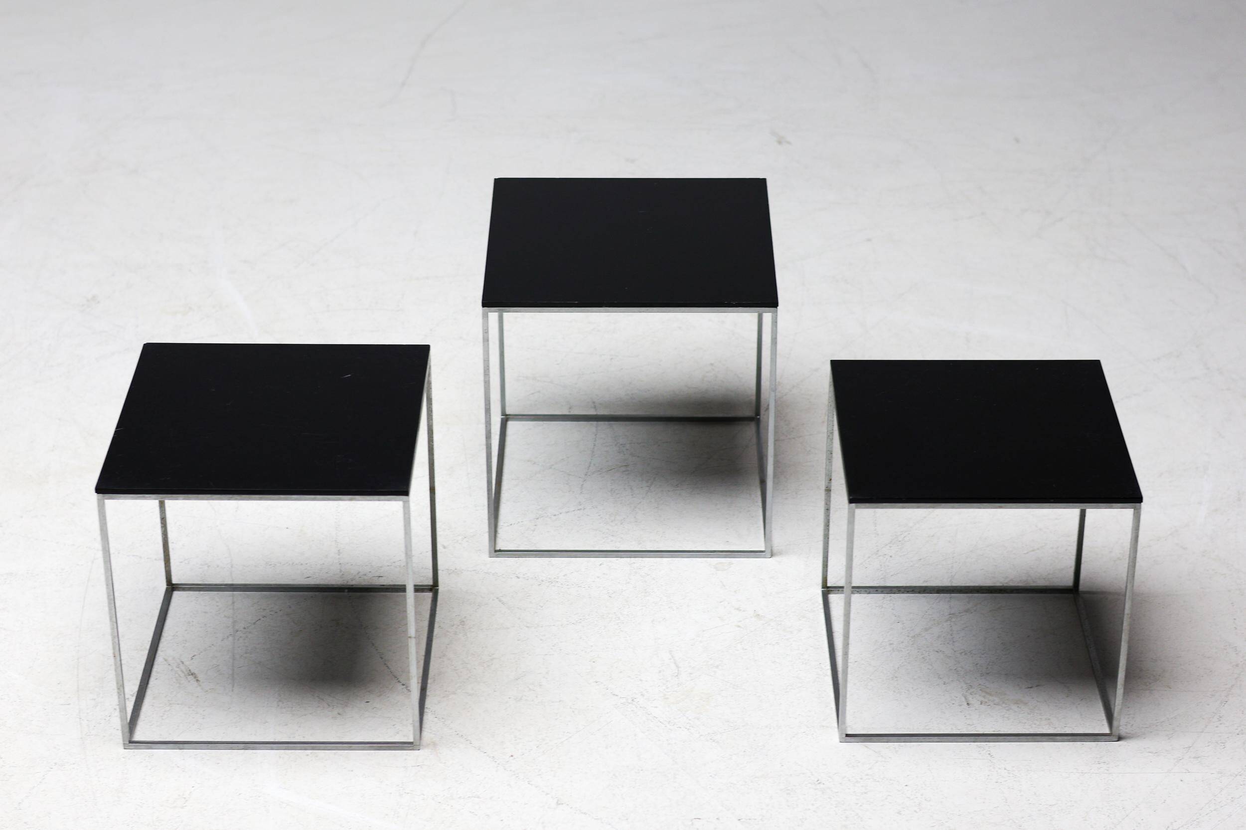 Tables gigognes PK71 de Poul Kjærholm pour E. Kold Christensen, début de la production de 1960