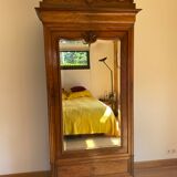 Bonnetière wardrobe