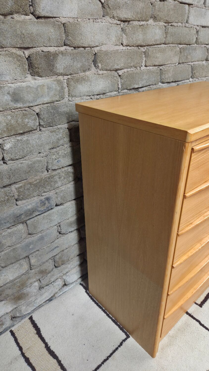 Vintage Scandinavian wooden chest of drawers with 6 drawers from the 1970s.
